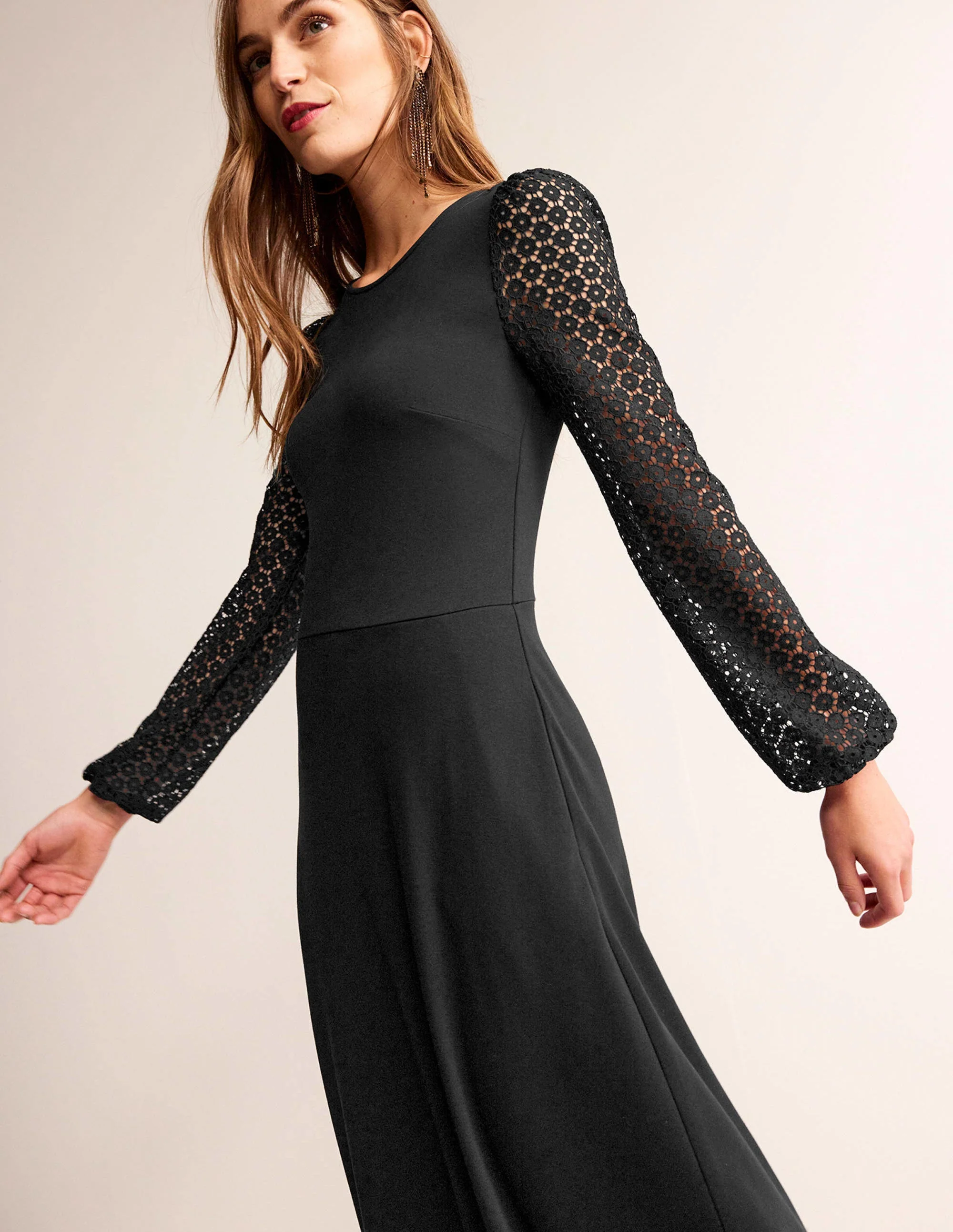 Midikleid mit Ärmelverzierung-Schwarz - Image 2