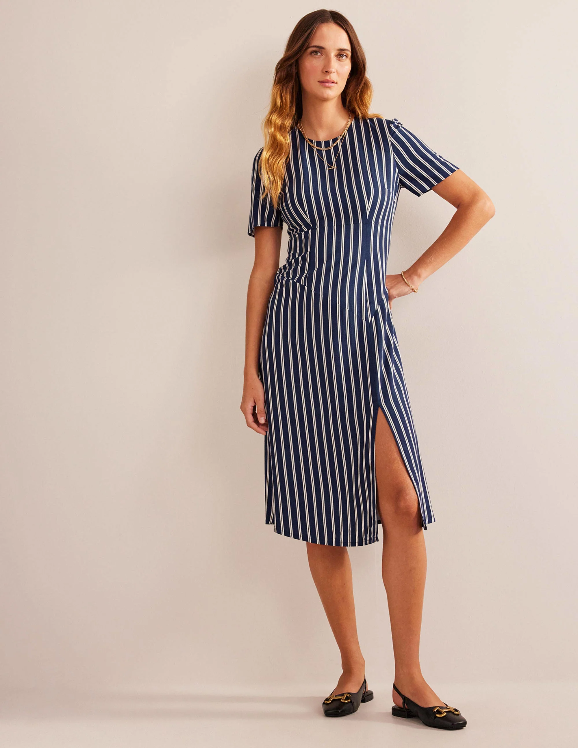 Midikleid mit asymmetrischen Nähten-Marineblau und Naturweiß Senkrecht Gestreift - Image 4