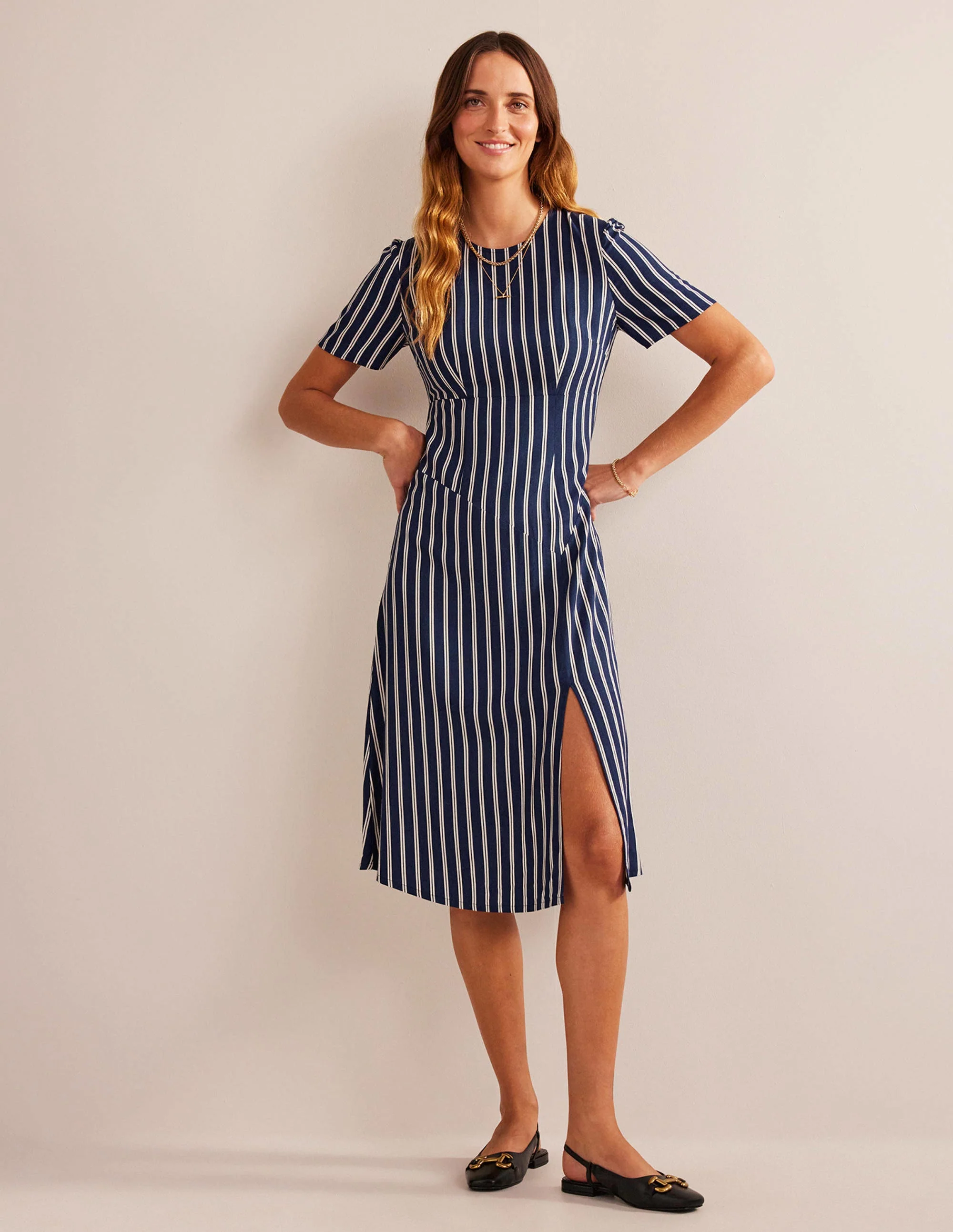 Midikleid mit asymmetrischen Nähten-Marineblau und Naturweiß Senkrecht Gestreift - Image 5