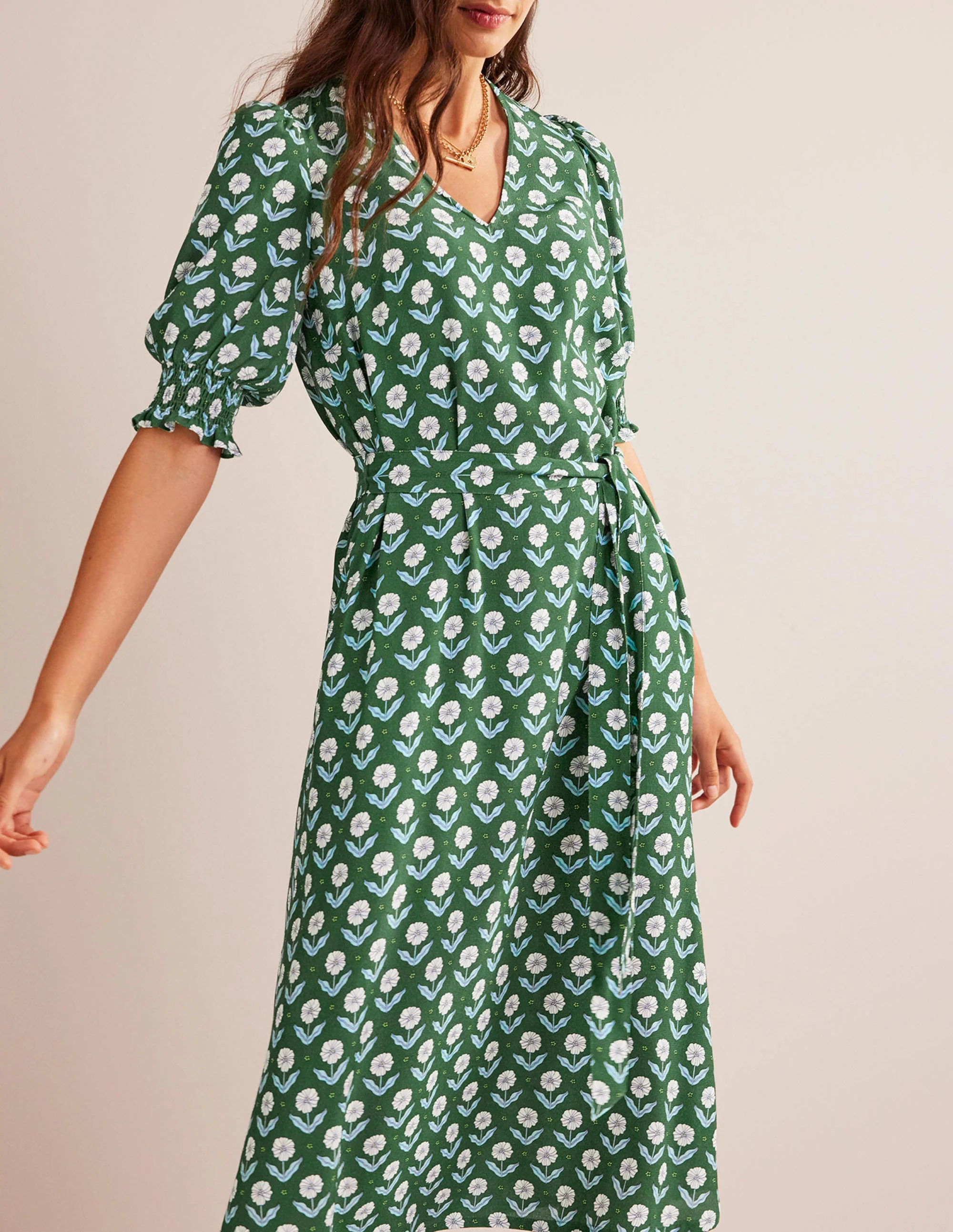 Midikleid mit gesmokten Bündchen-Wintergrün, Gänseblümchenblätter - Image 2