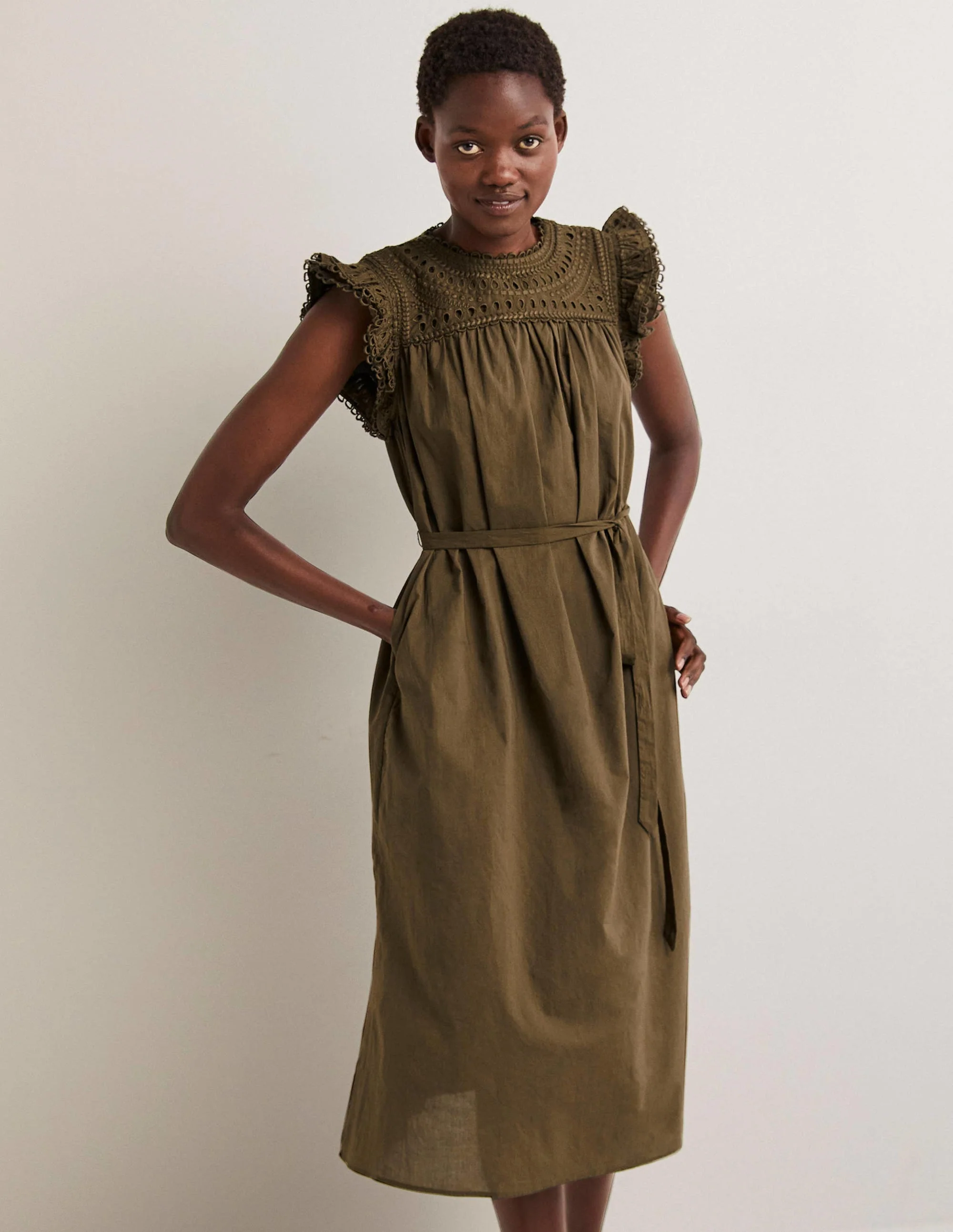 Midikleid mit Lochstickerei-Basilikumgrün