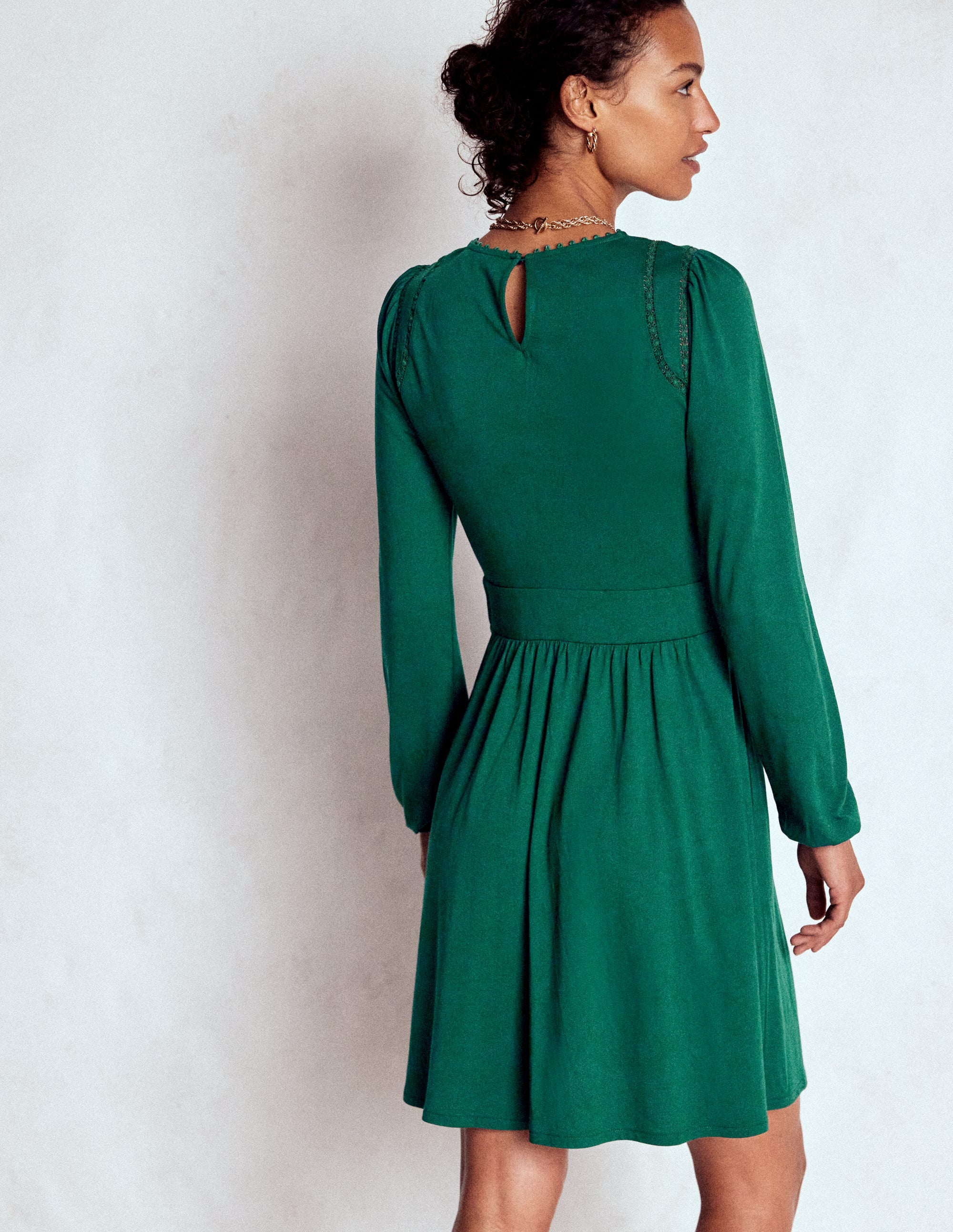 Mila Kurzes Jerseykleid-Dunkles Smaragdgrün - Image 4
