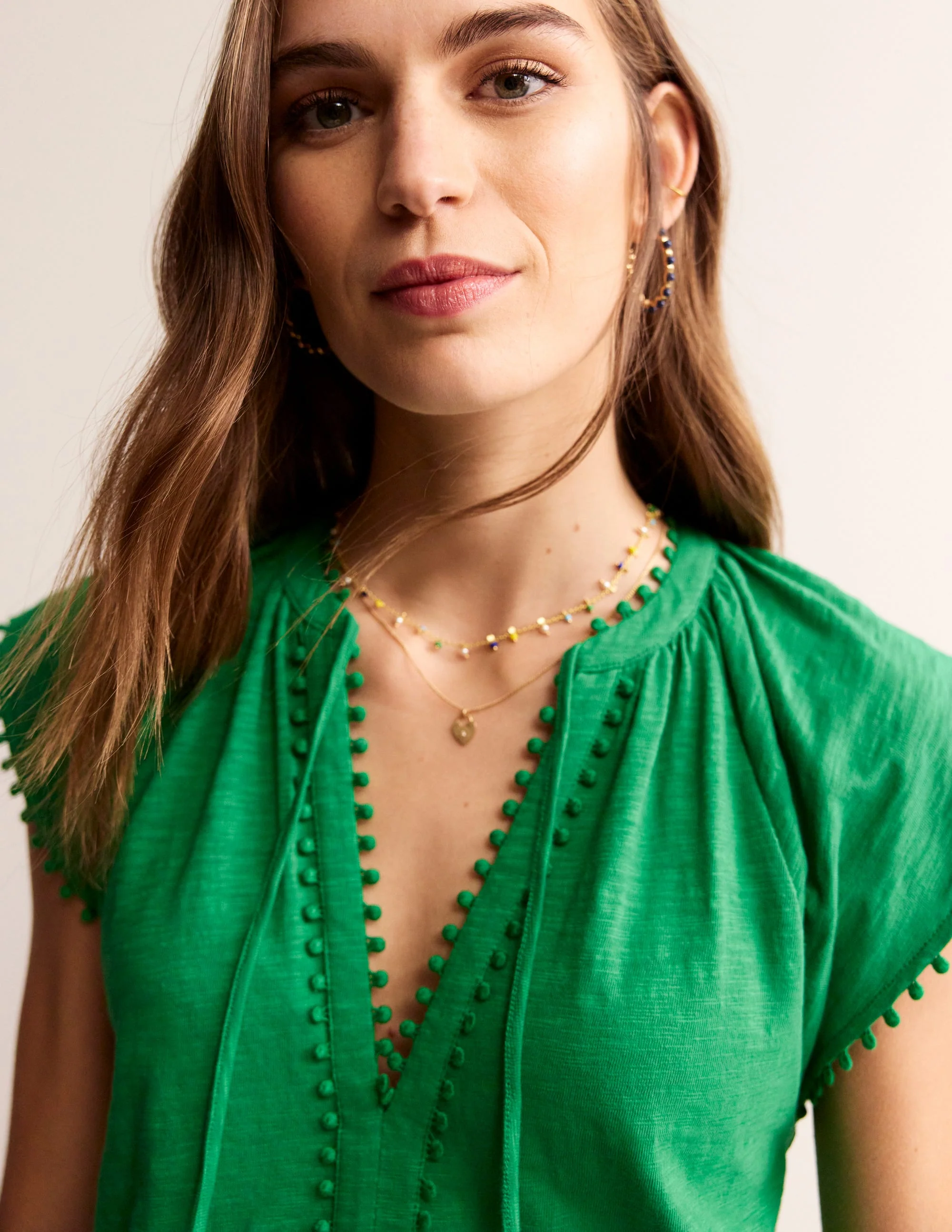 Millie Baumwoll-Kleid mit Bommeln-Grünes Tamburin - Image 2