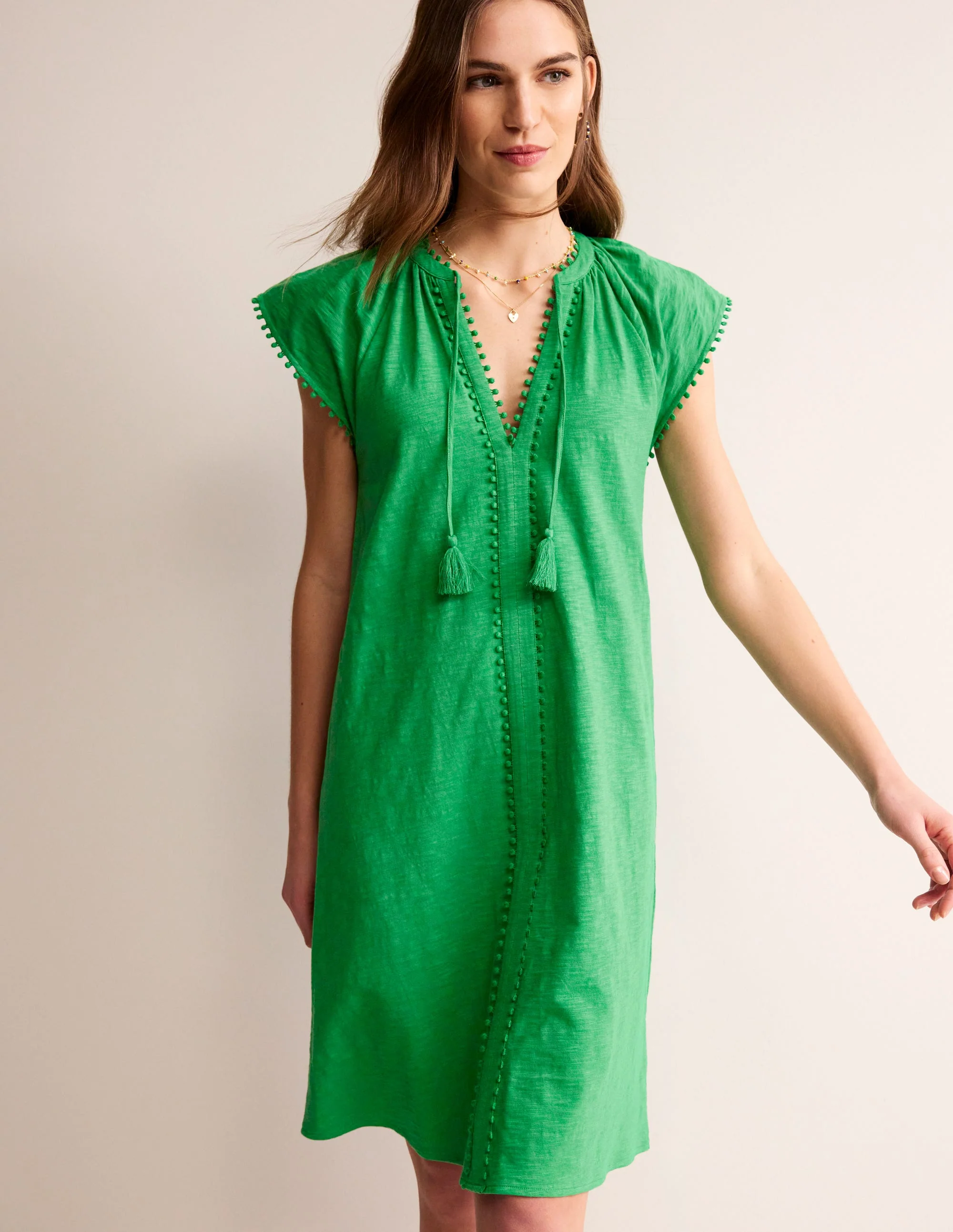 Millie Baumwoll-Kleid mit Bommeln-Grünes Tamburin - Image 4