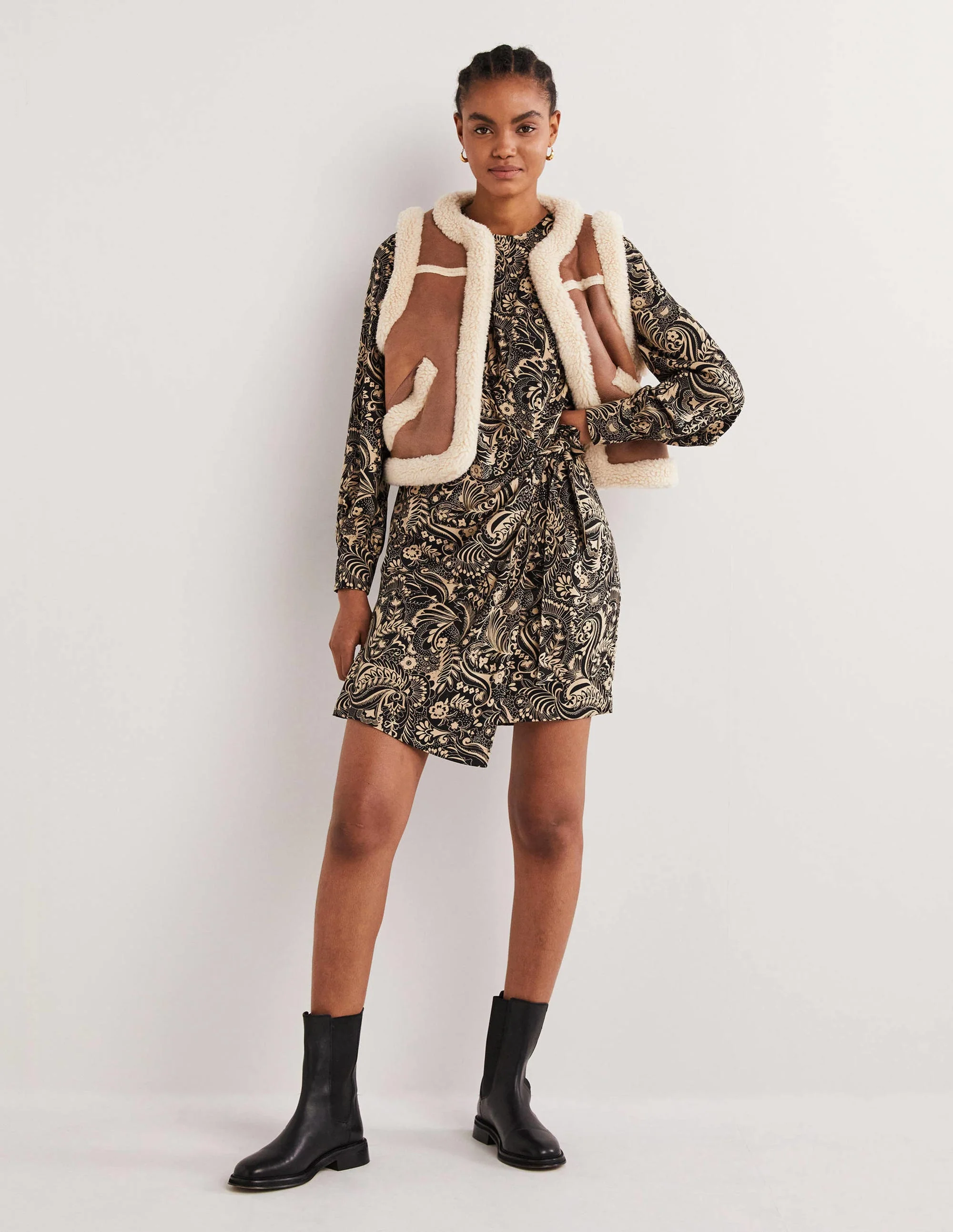 Minikleid mit Wickelrock-Getreidefarben, Paisleymuster
