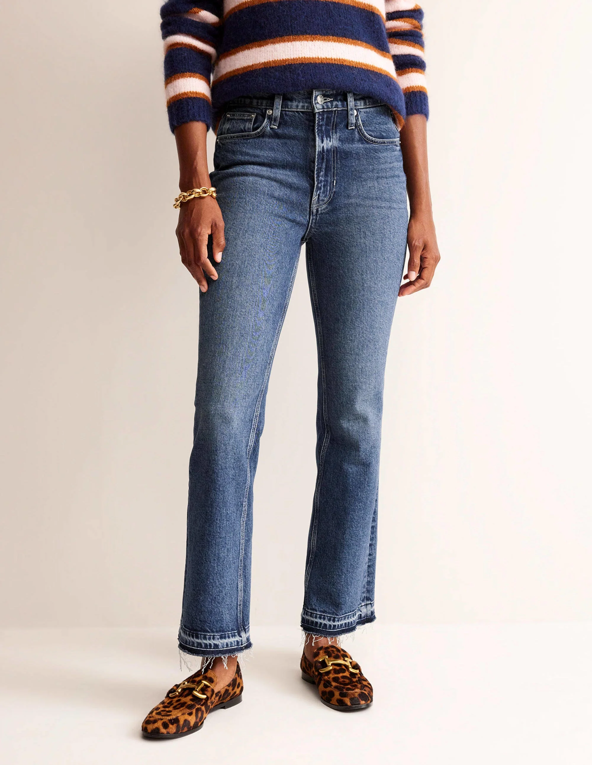 Mittelhohe Jeans mit Schlag-Dunkles Vintageblau - Image 4