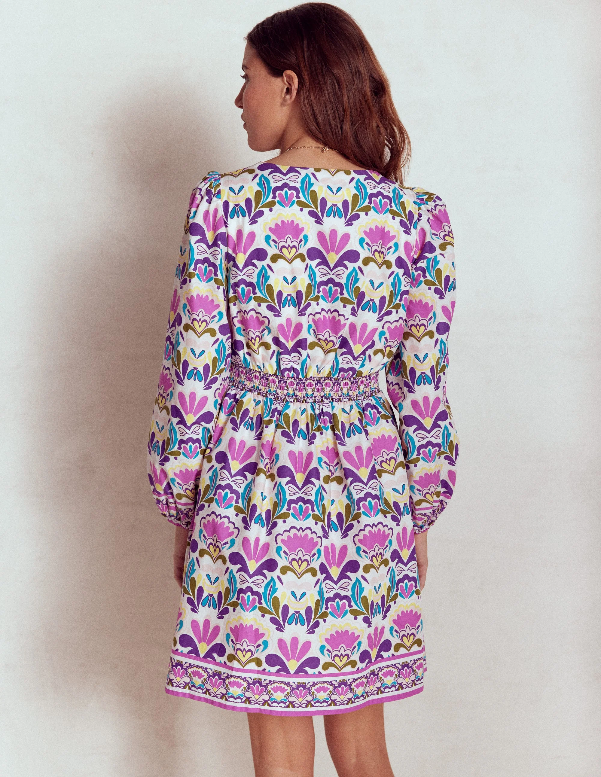 Mya Kurzes Baumwollkleid-Königliches Lila Freesienstempel - Image 8