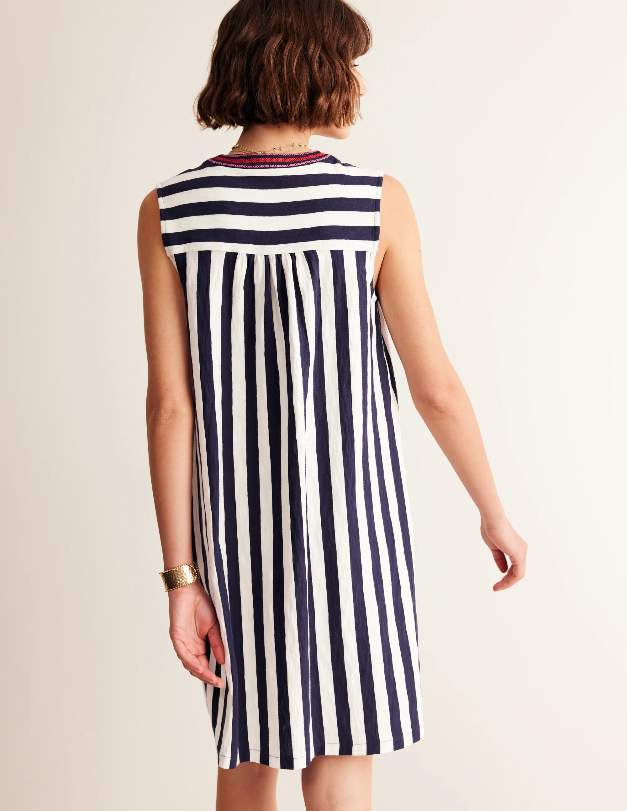 Nadine Baumwollkleid mit gekerbten Ausschnitt-Marineblau, Naturweiß Gestreift - Image 3
