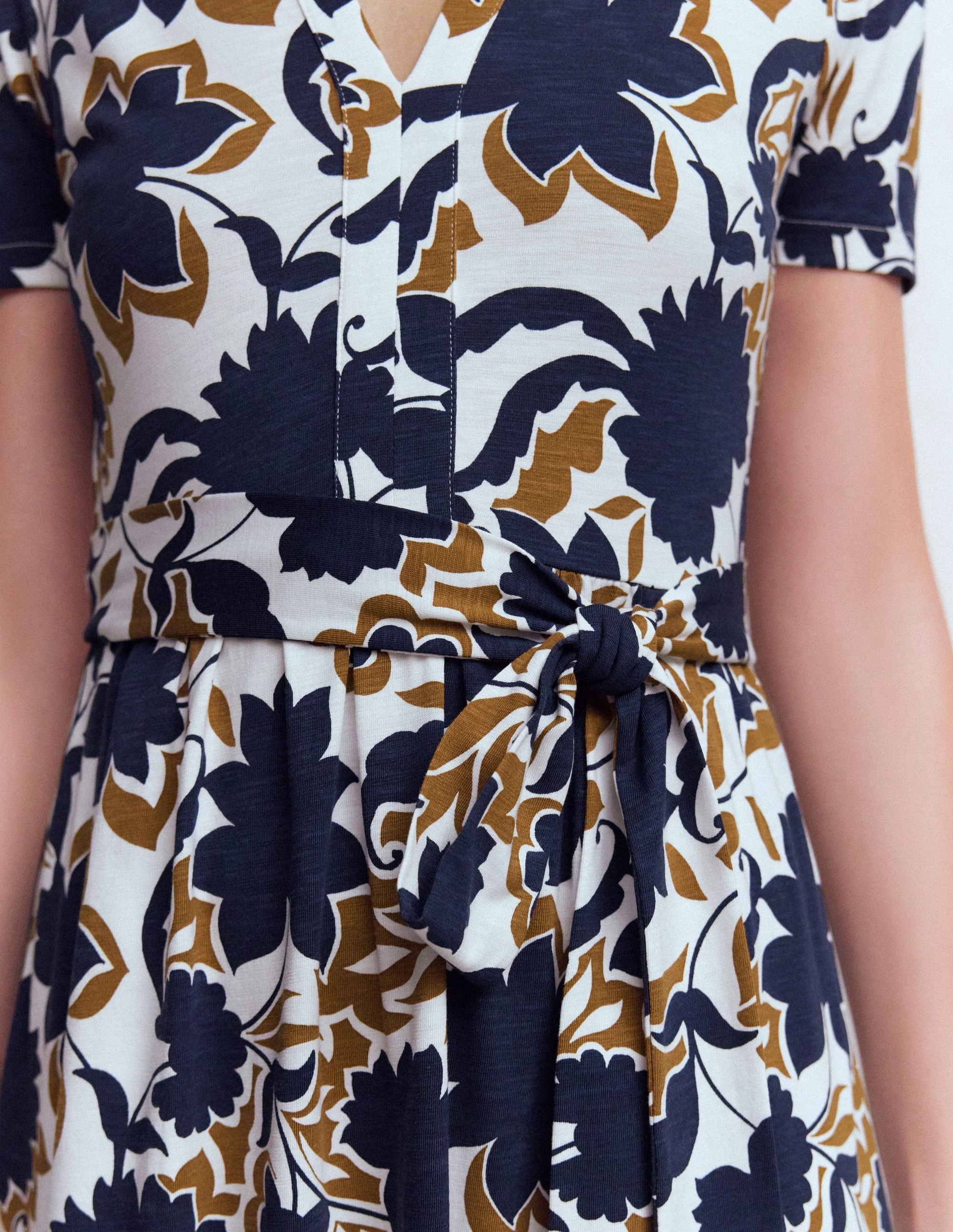 Naomi Jersey-Midikleid-Französisches Marineblau, Schattenblüte - Image 2