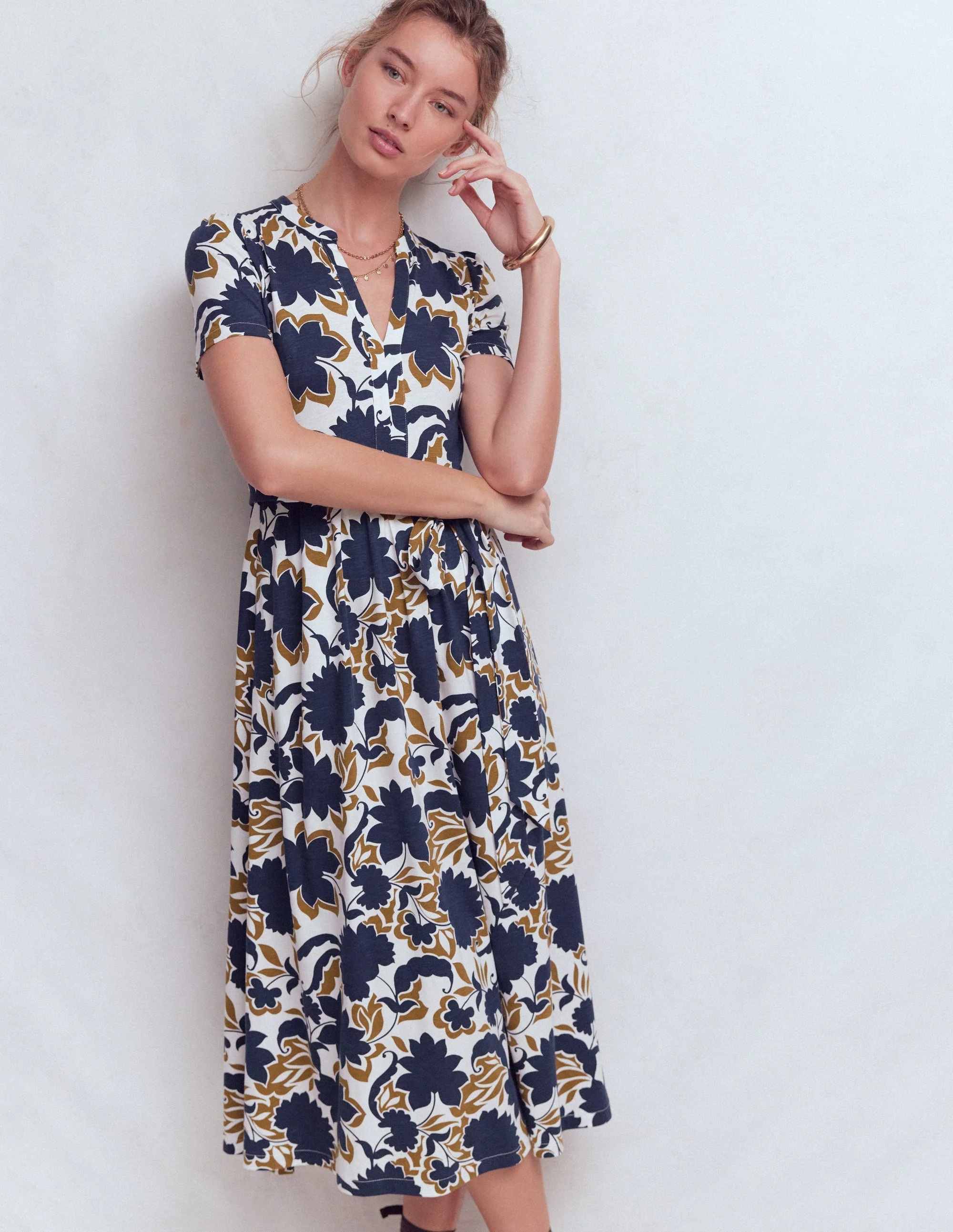 Naomi Jersey-Midikleid-Französisches Marineblau, Schattenblüte - Image 4