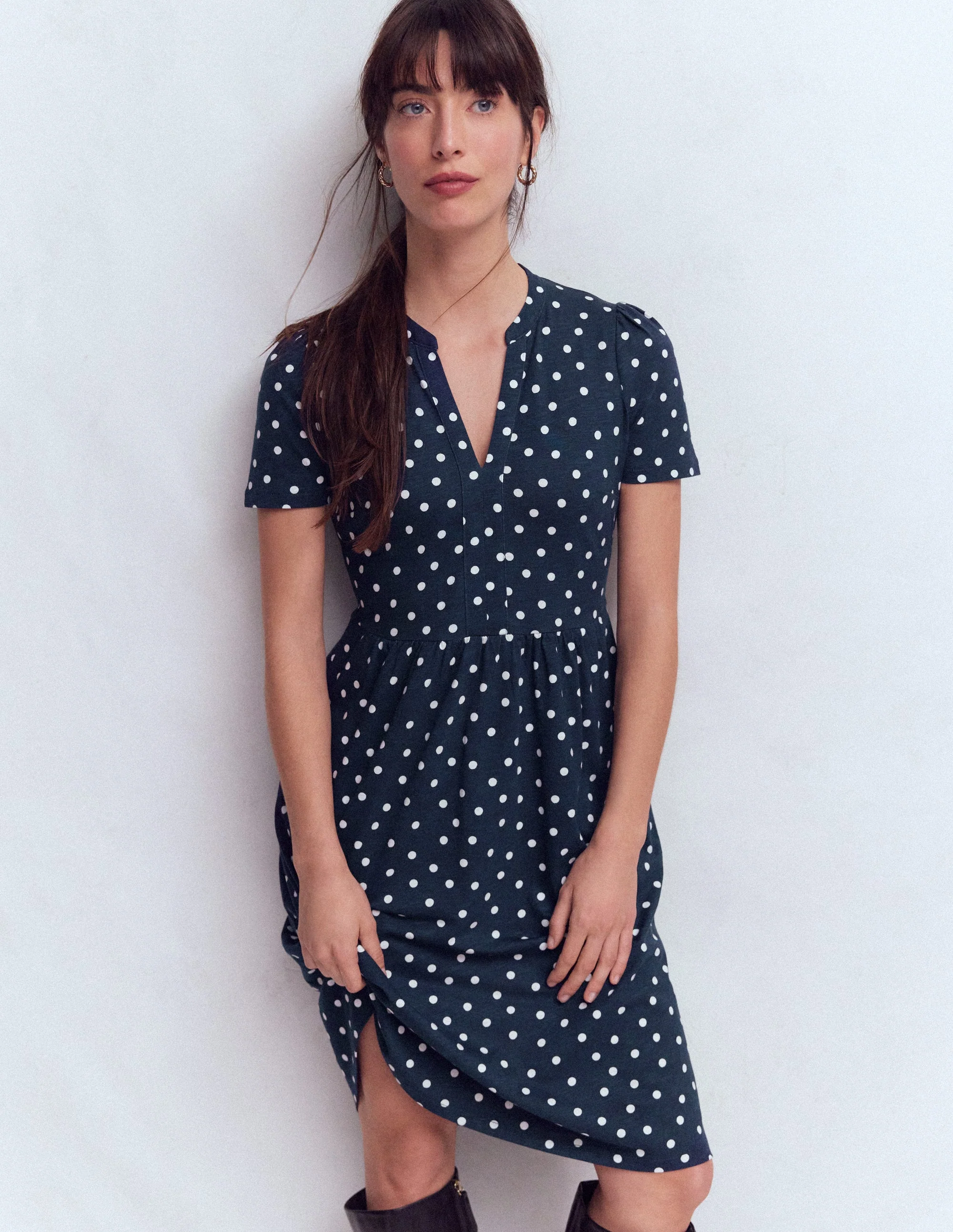 Naomi Kurzärmliges Kleid-Französisches Marineblau, Gemalte Tupfen