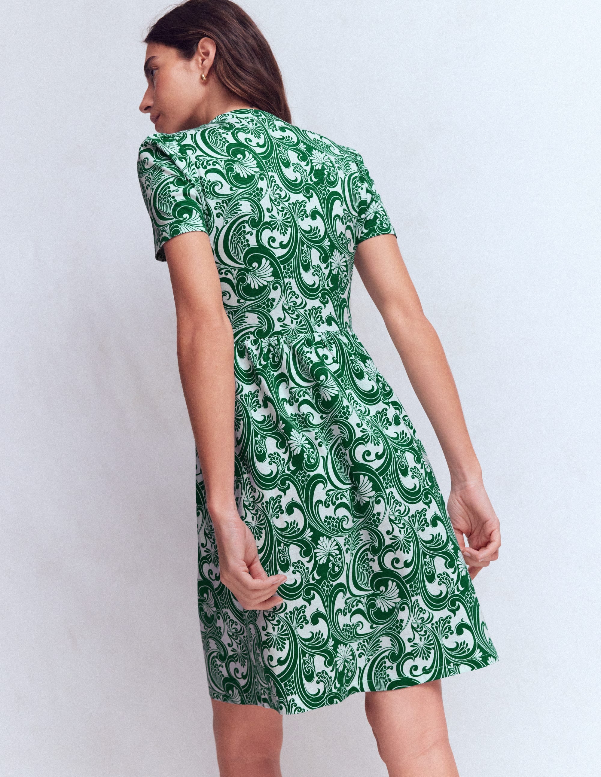 Naomi Kurzärmliges Kleid-Juwelengrün, Laubwirbel - Image 3