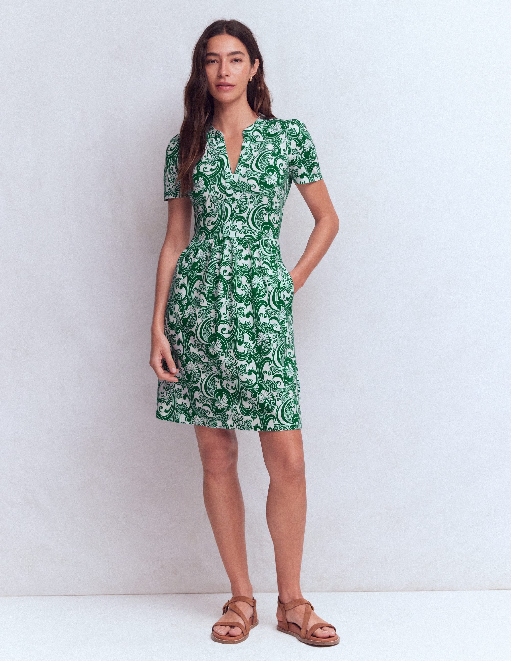Naomi Kurzärmliges Kleid-Juwelengrün, Laubwirbel - Image 6