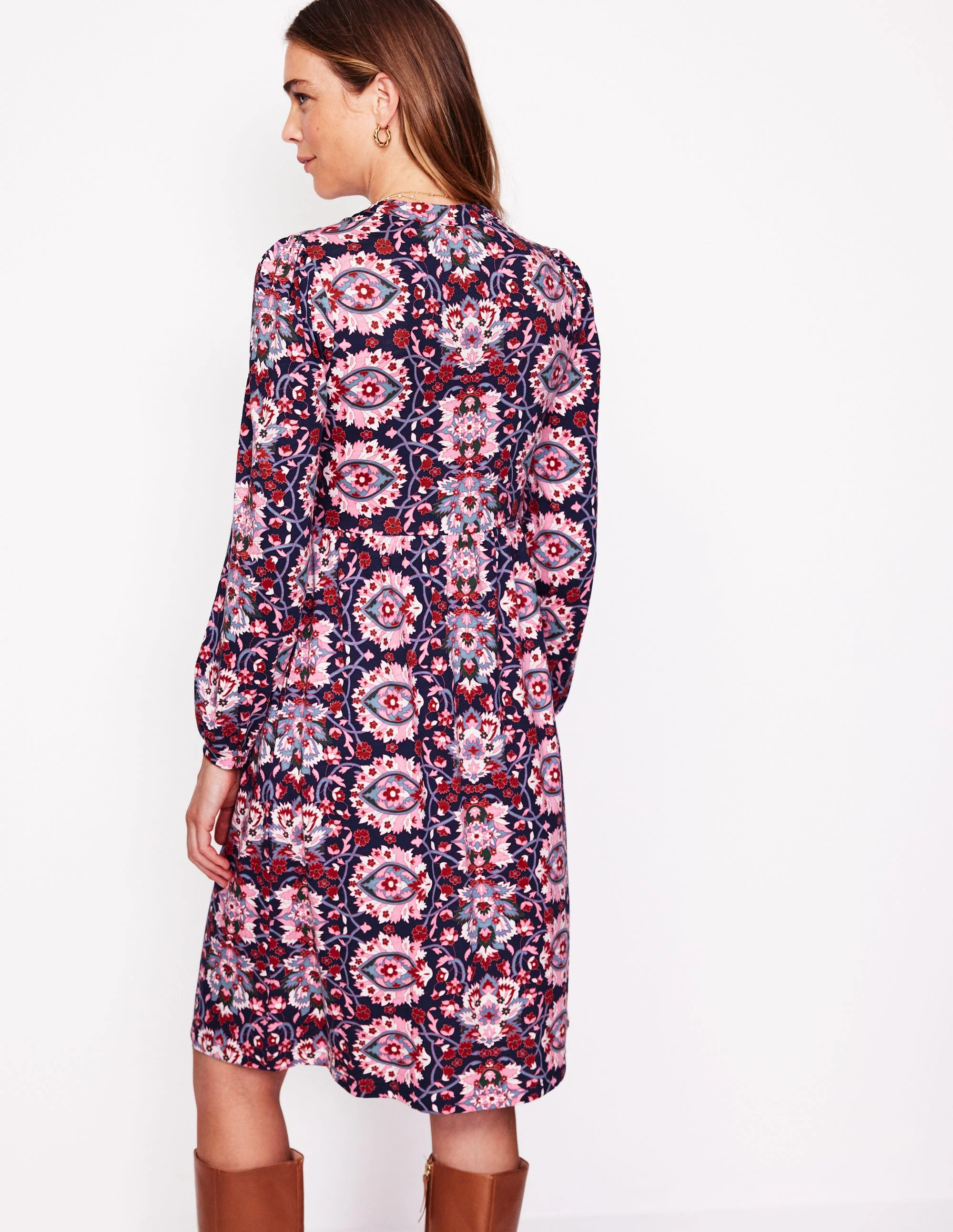 Naomi Lockeres Jerseykleid-Altrosa, Blütenranke - Image 3