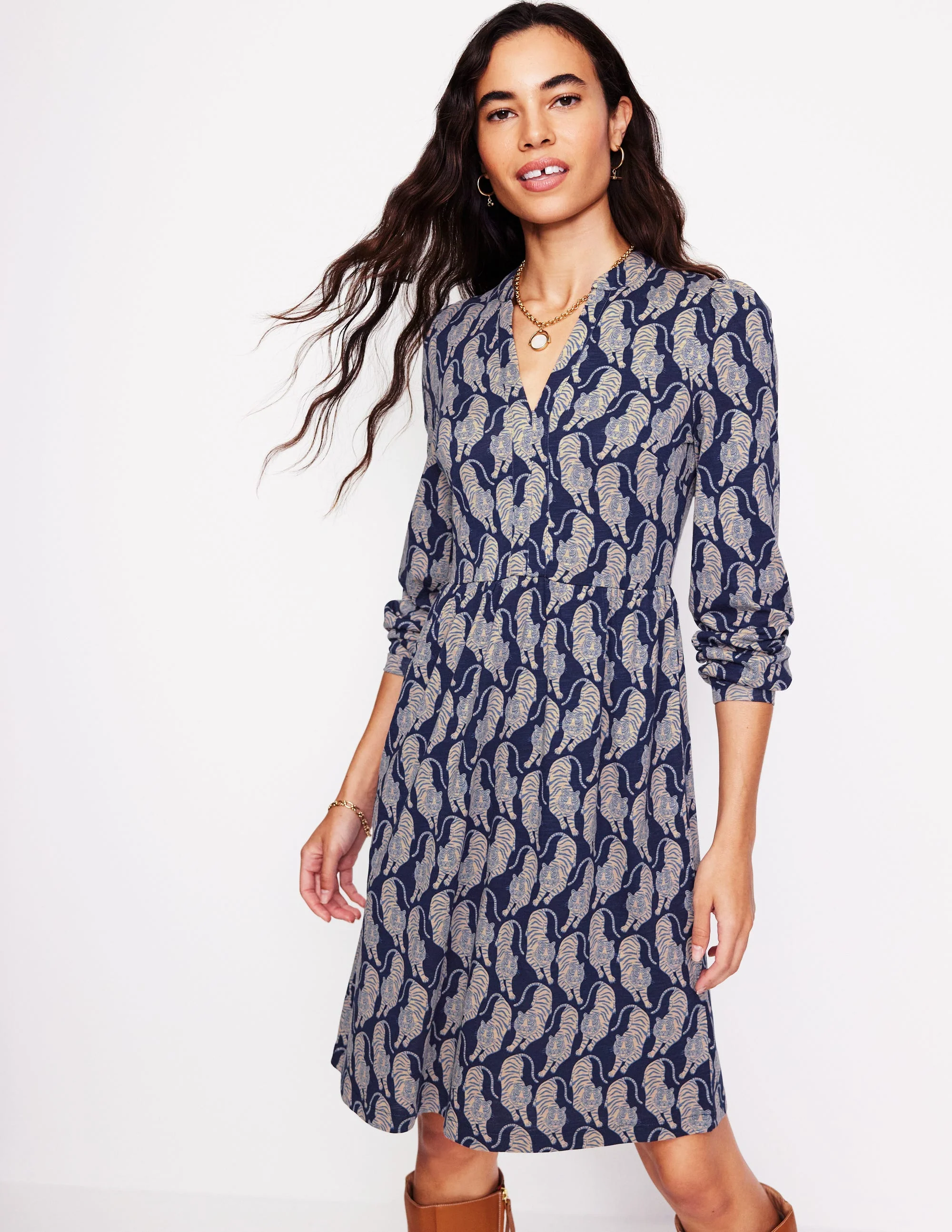 Naomi Lockeres Jerseykleid-Französisches Marineblau, Tiger - Image 4