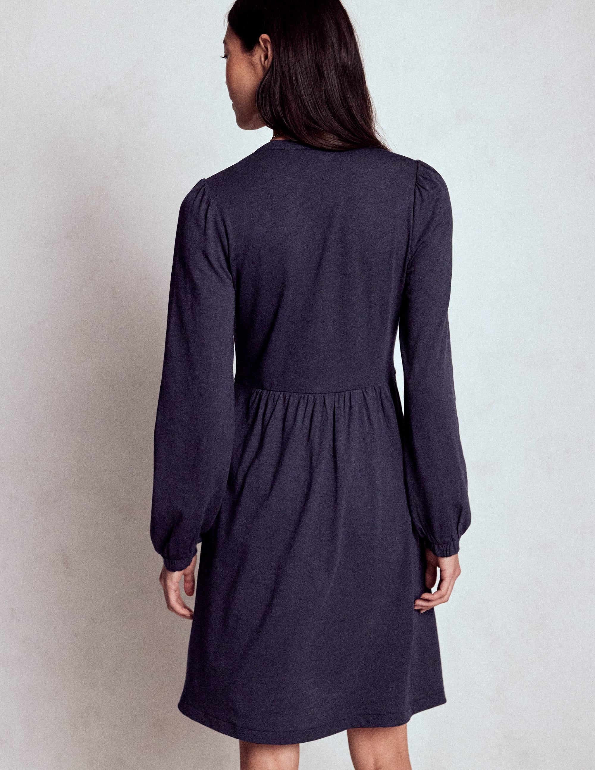 Naomi Lockeres Jerseykleid-Marineblau - Image 4