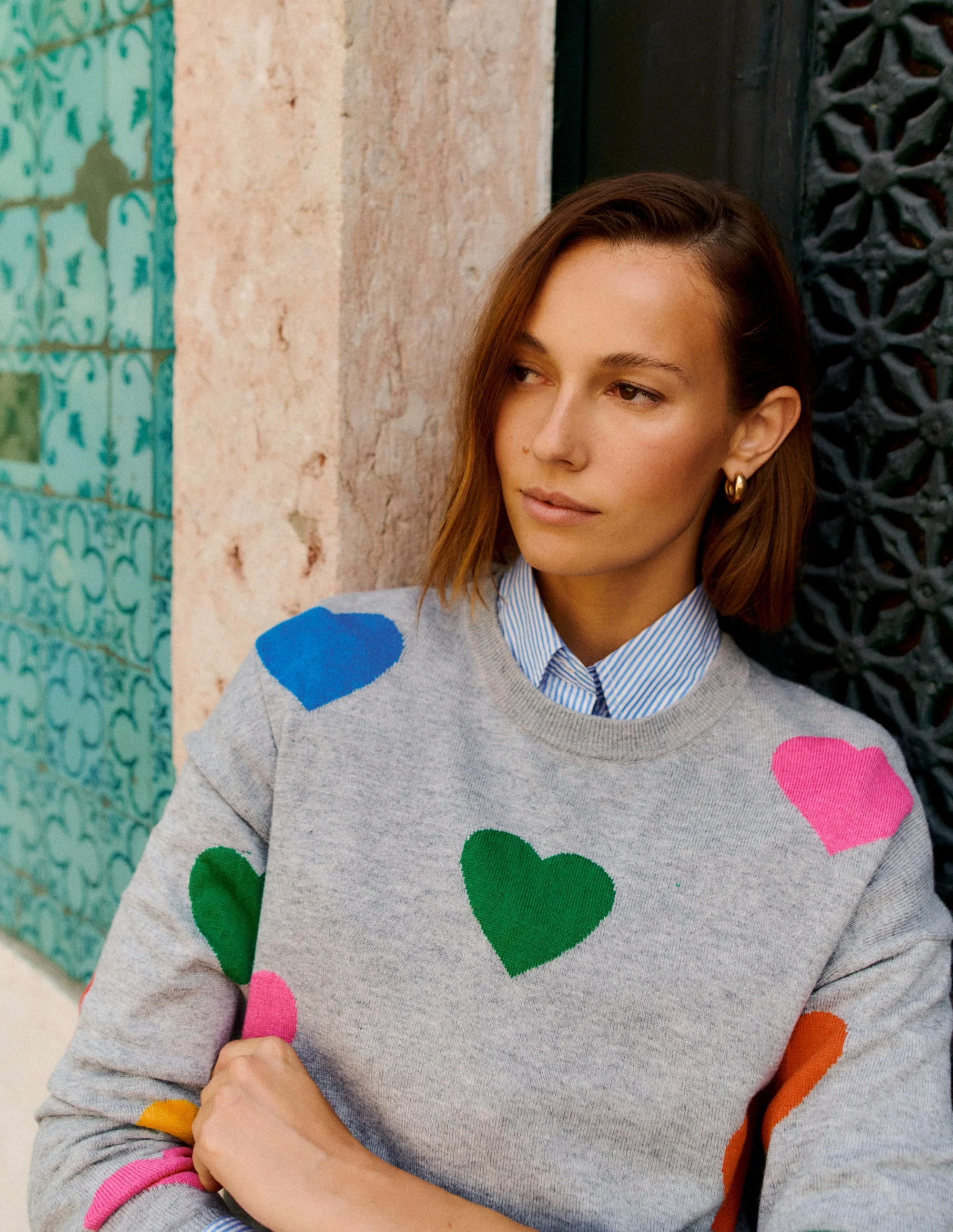 Natasha Pullover mit originellem Design-Grau, Herzen - Image 6
