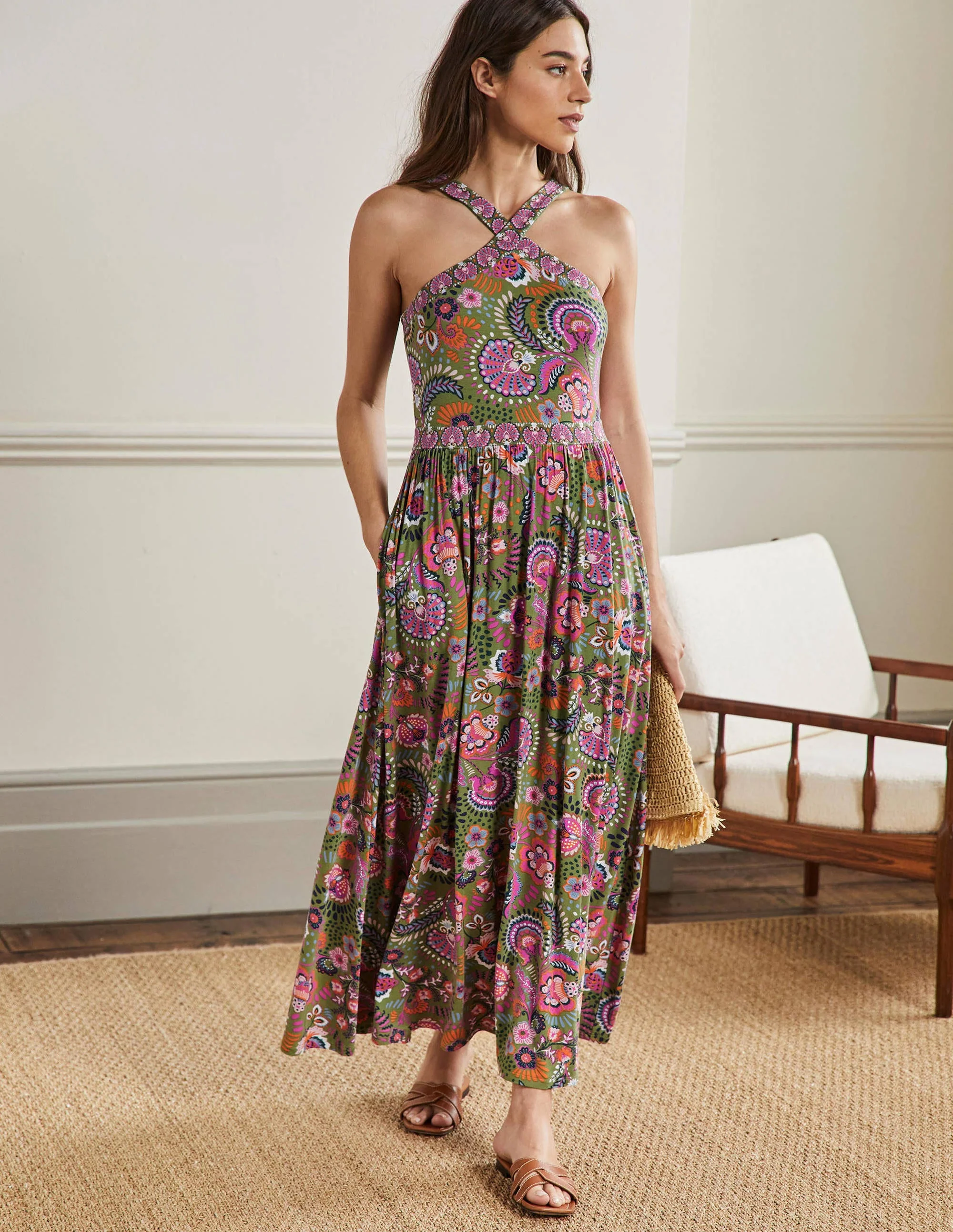 Neckholder-Maxikleid aus Jersey-Erbsengrün, Dekoratives Wiesenmuster