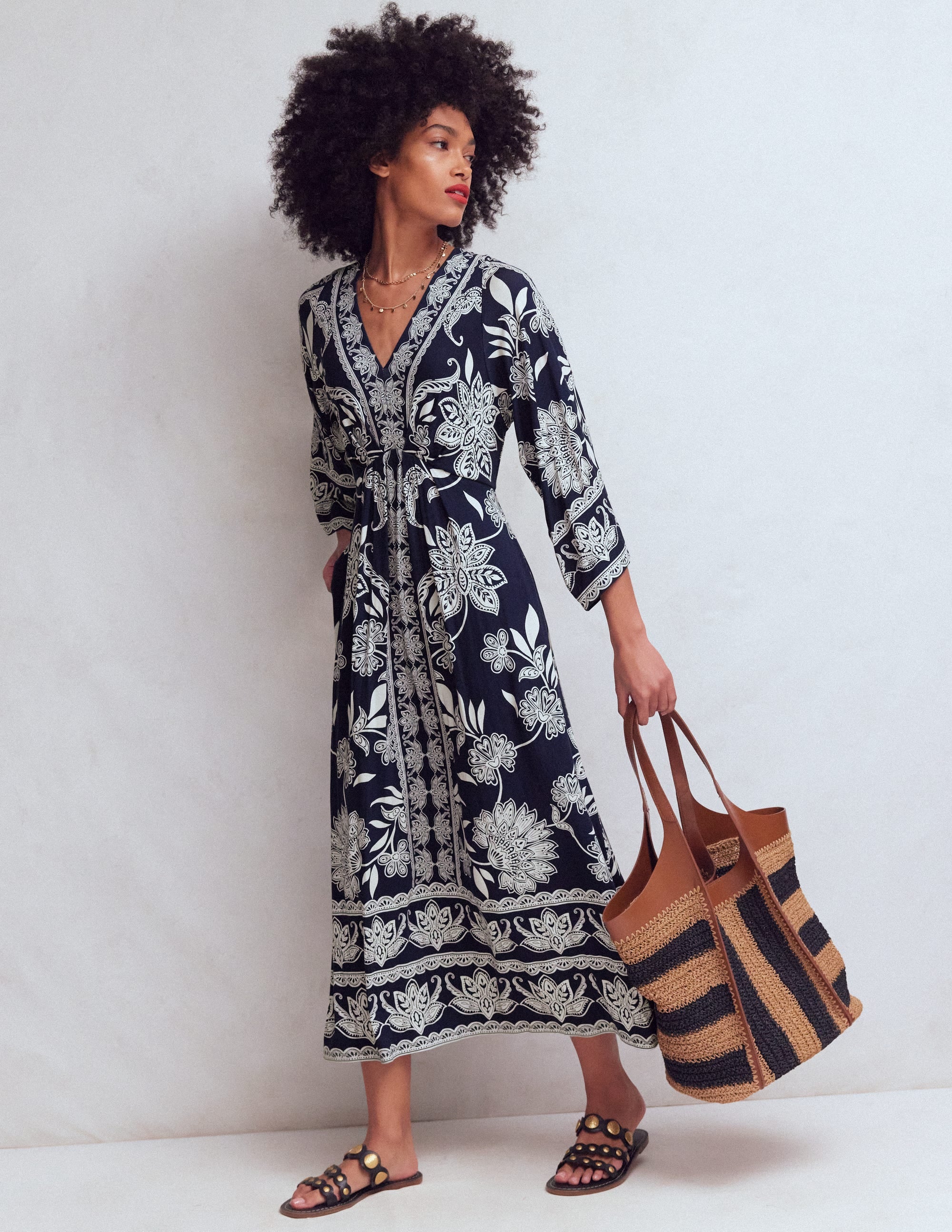 Nell Midi-Kimonokleid aus Jersey-Marineblau, Elegante Blüten