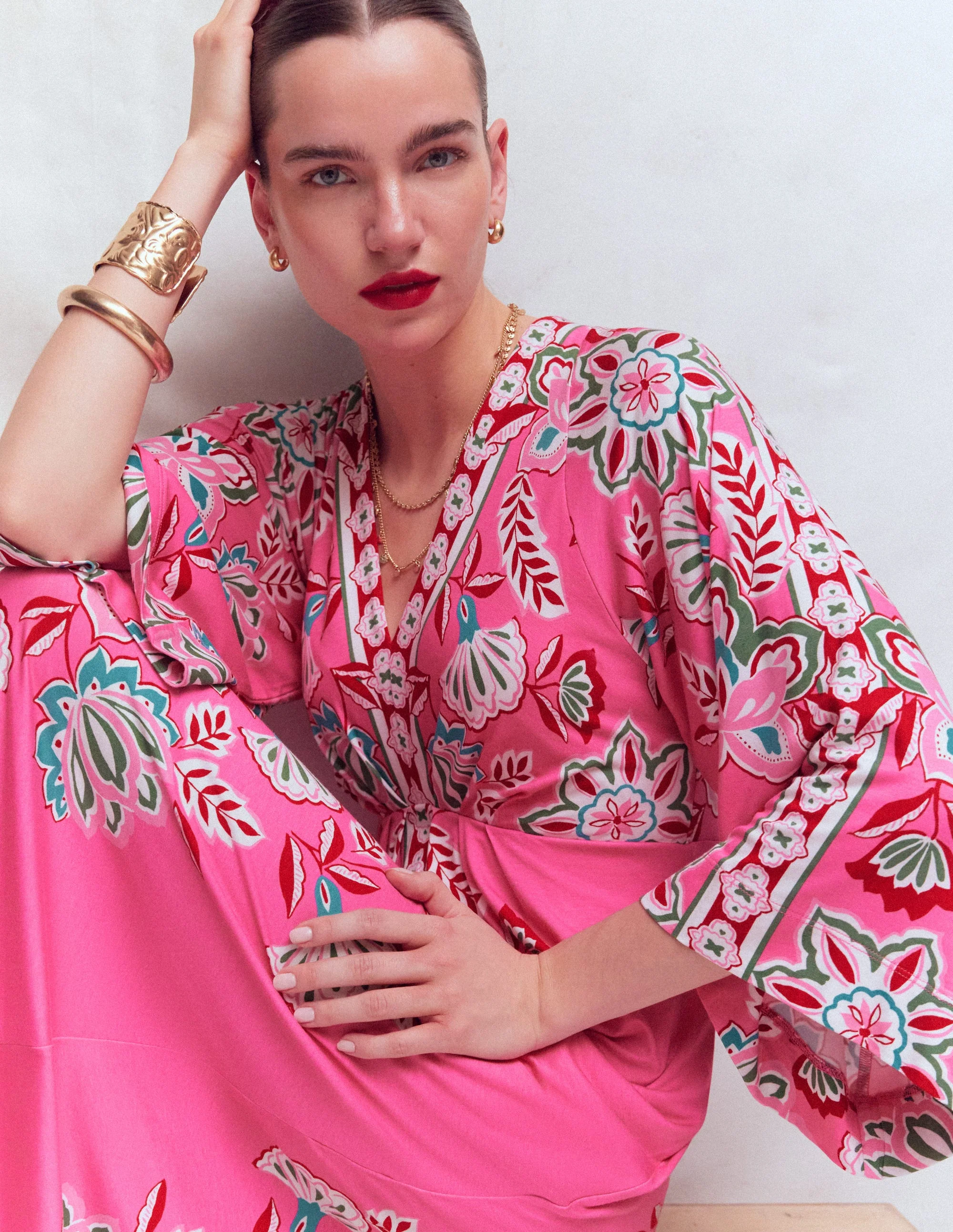Nell Midi-Kimonokleid aus Jersey-Rosa, Blüten-Eleganz - Image 2