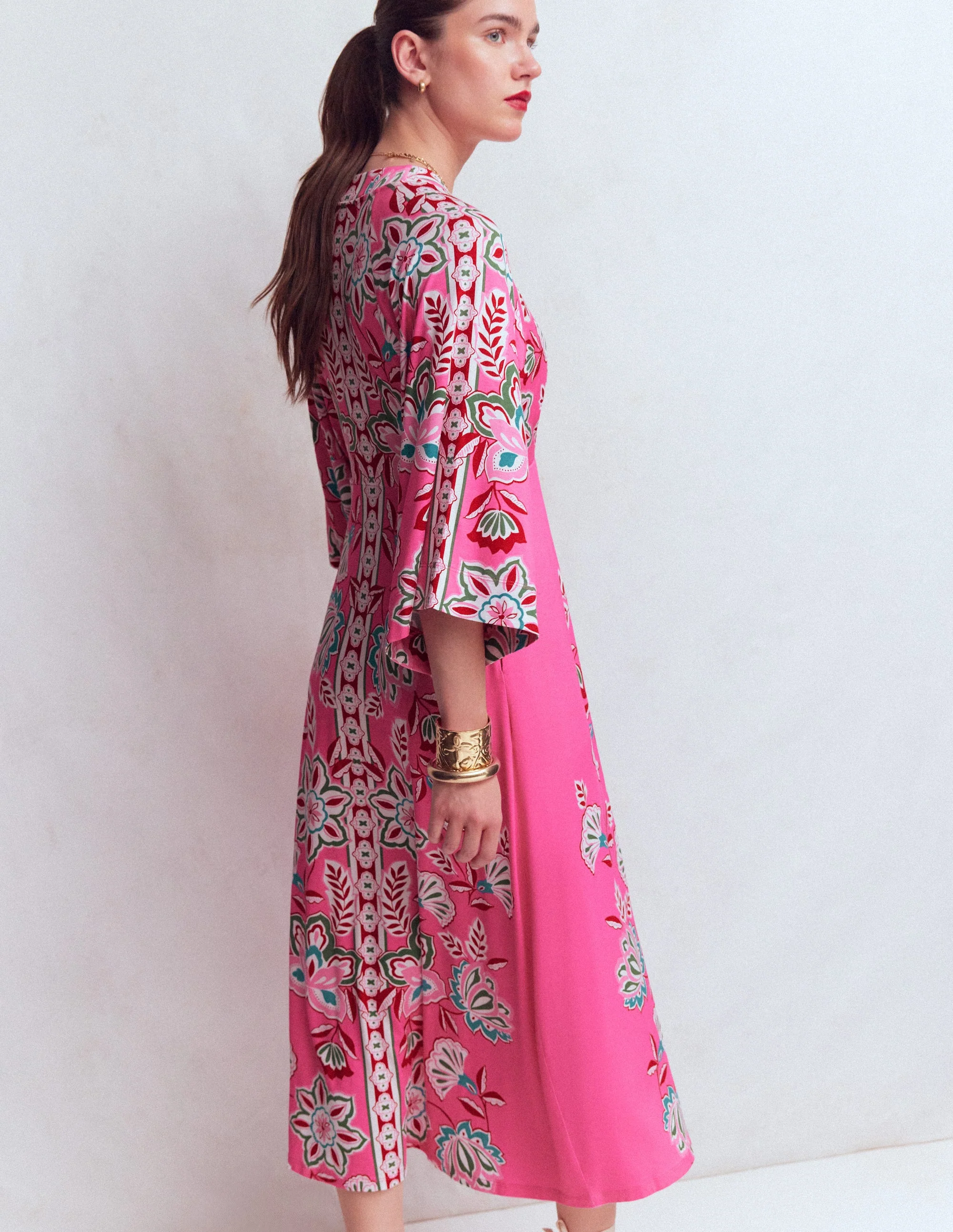 Nell Midi-Kimonokleid aus Jersey-Rosa, Blüten-Eleganz - Image 5