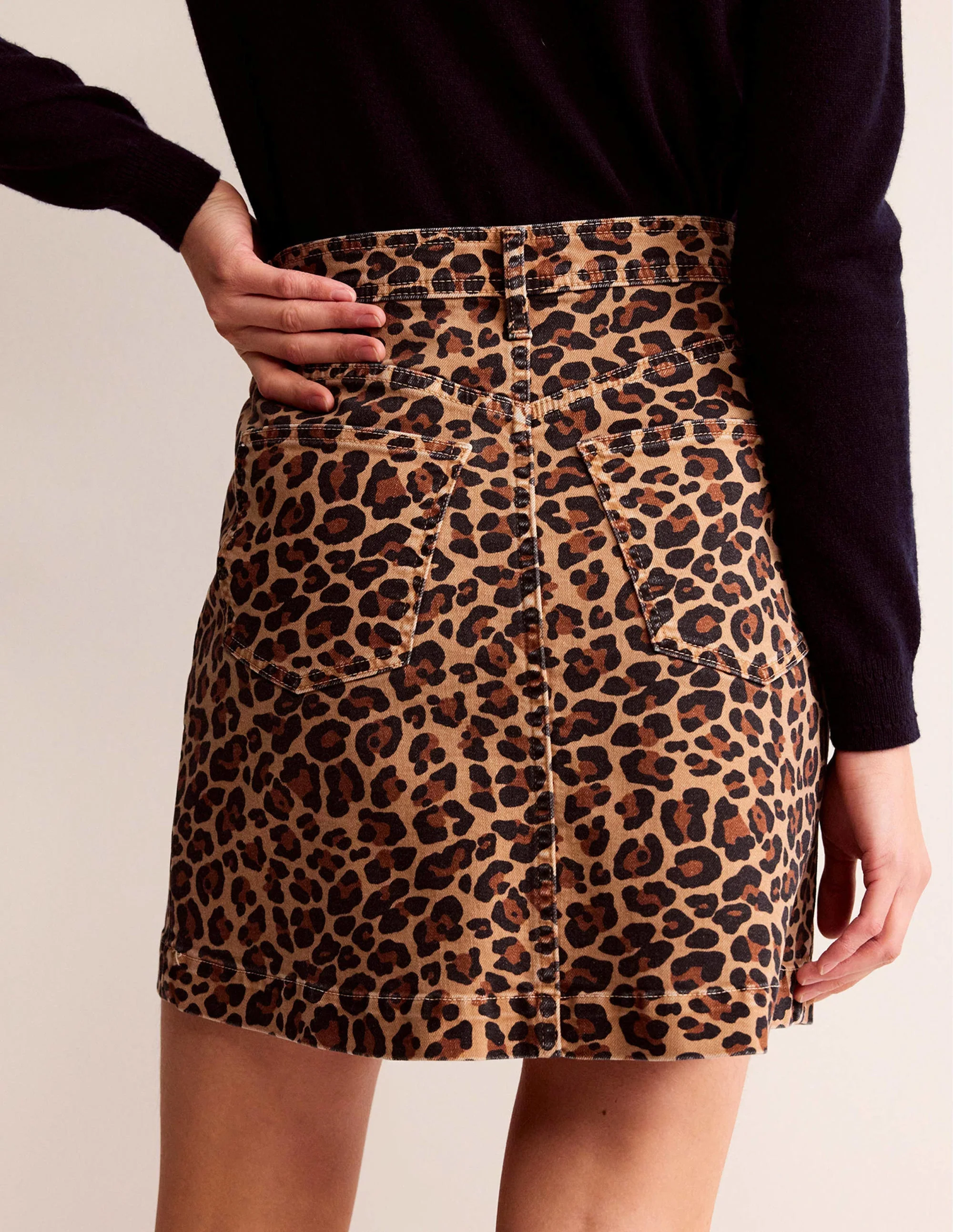 Nell Minirock mit Muster-Kamelbraun, Gepard Pop - Image 3