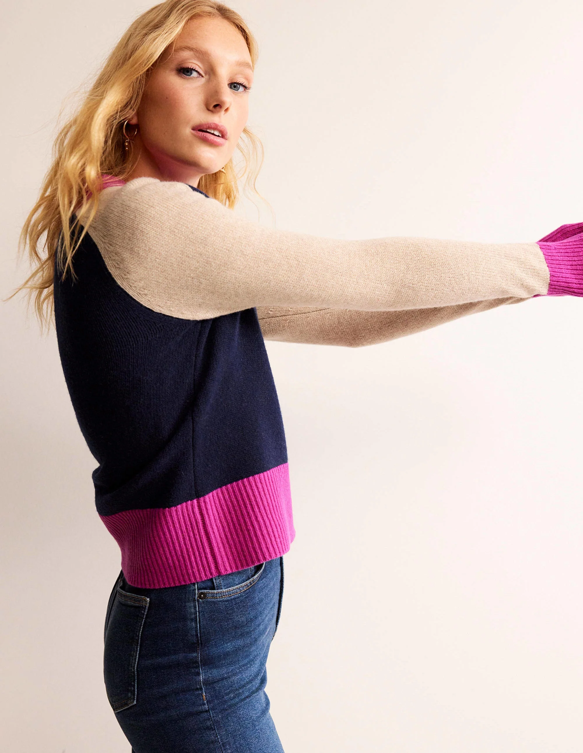 Olivia Merino-Strickjacke-Französisches Marineblau Blockfarben
