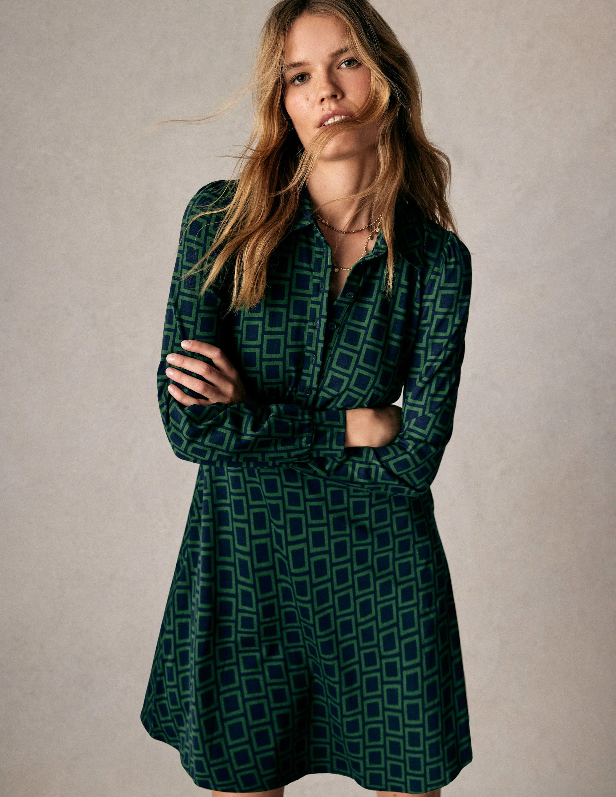 Orla Kurzes Jersey-Hemdblusenkleid-Dunkelgrün, Quadrat Geometrisch - Image 5