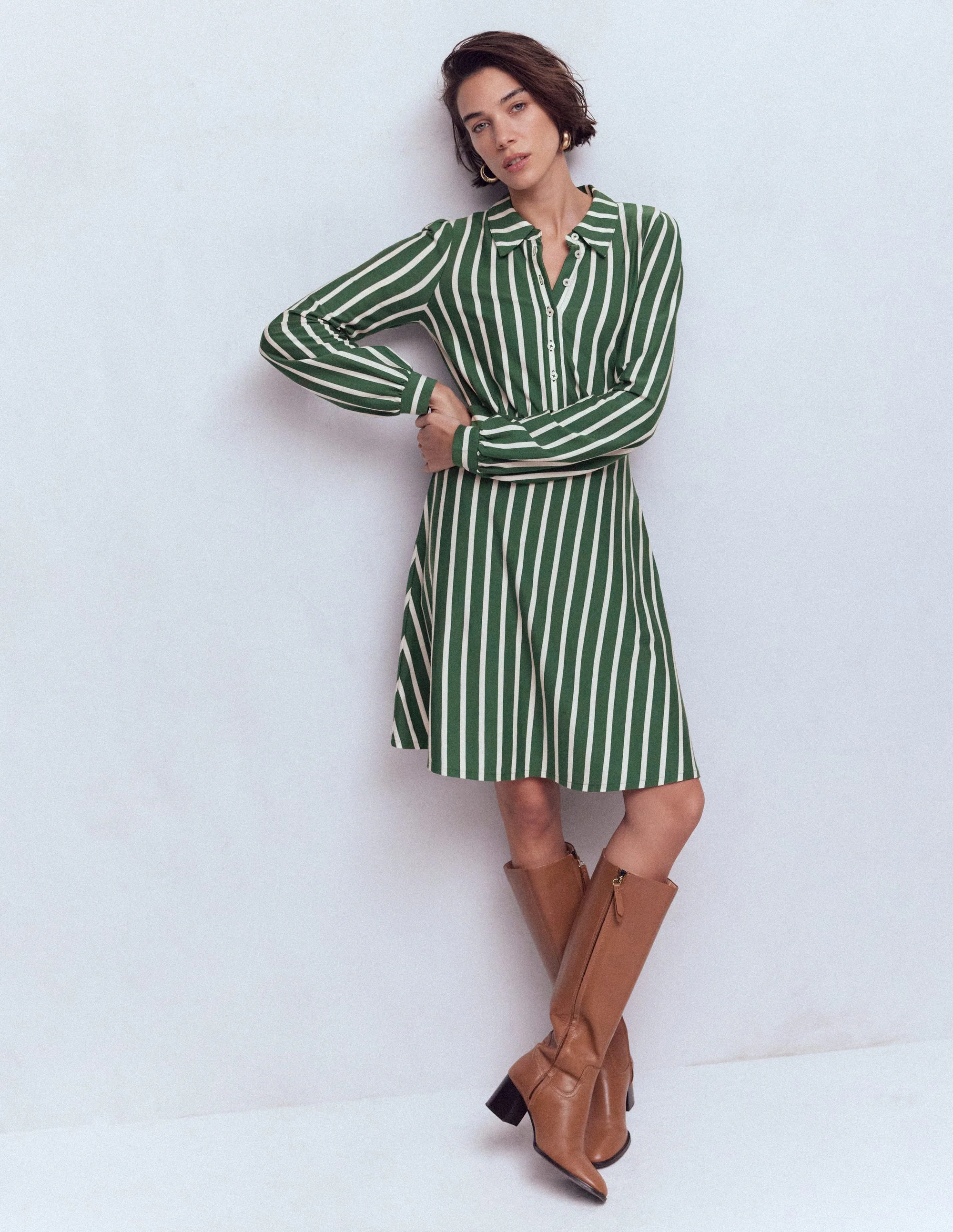 Orla Kurzes Jersey-Hemdblusenkleid-Jägergrün und Naturweiß Streifen
