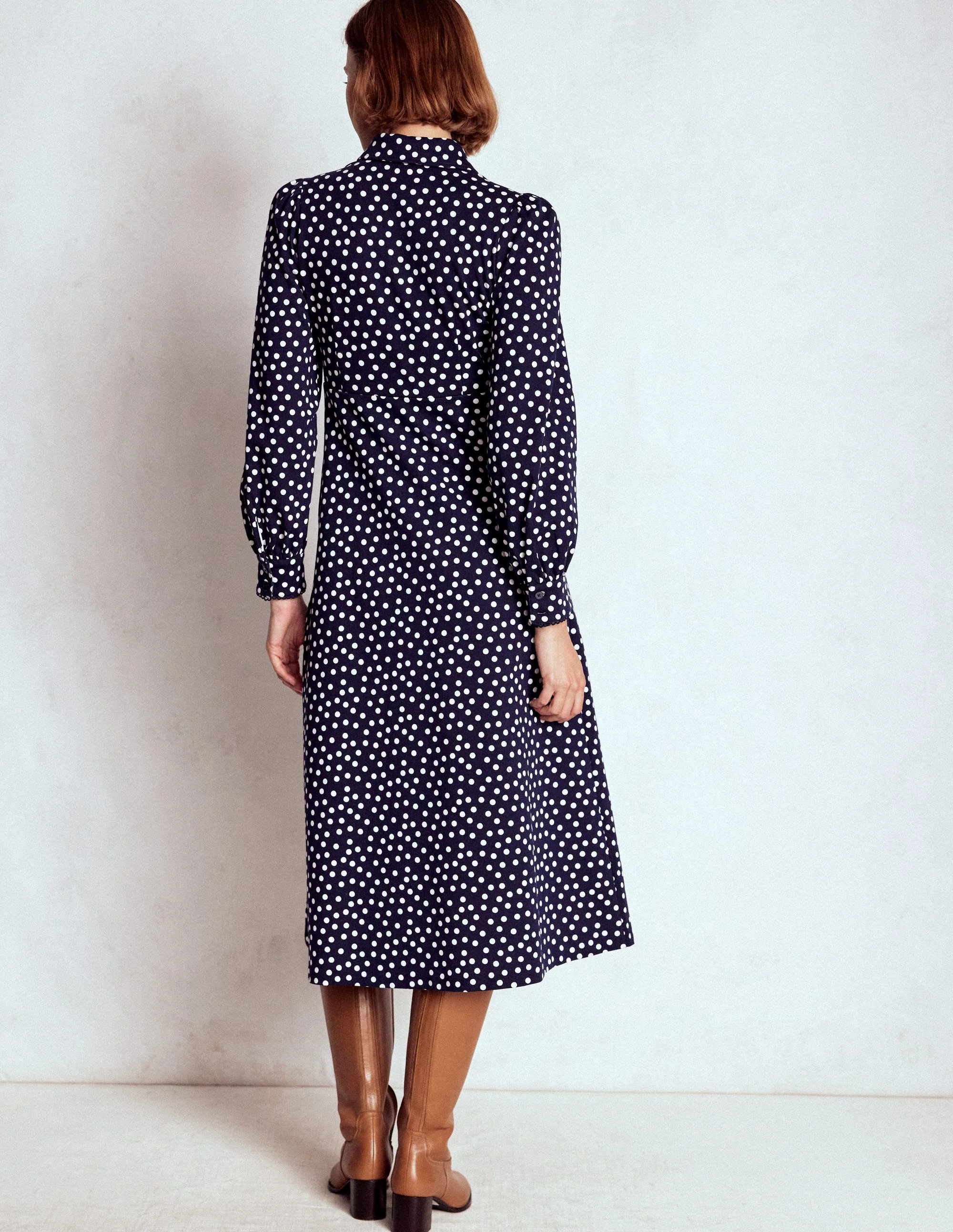 Paspeliertes Ponte-Midikleid mit Reißverschluss-Französisches Marineblau, Gemalte Tupfen - Image 3