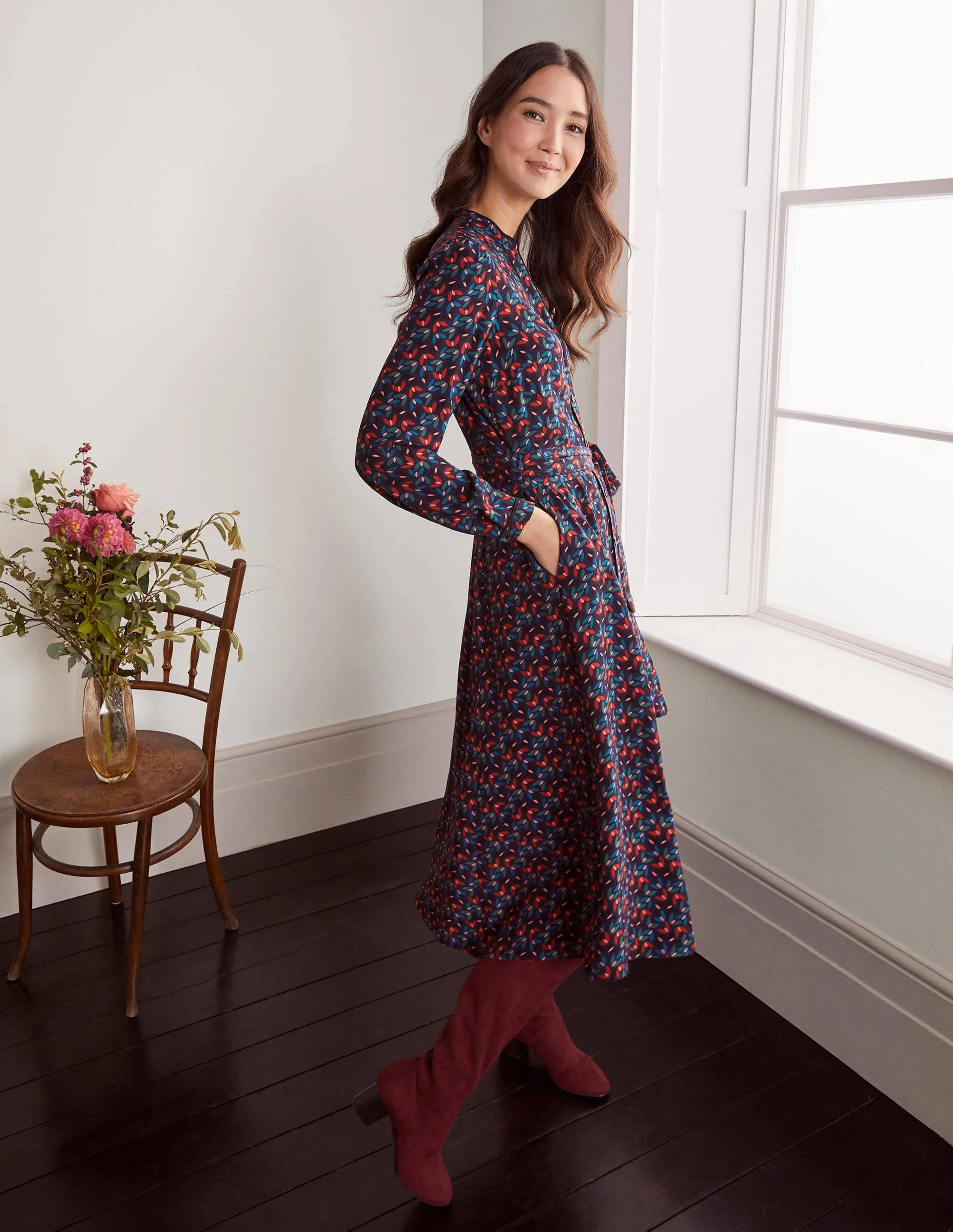 Pippa Midi-Hemdblusenkleid-Französisches Navy, Herumwirbelnde Blütenblätter - Image 4
