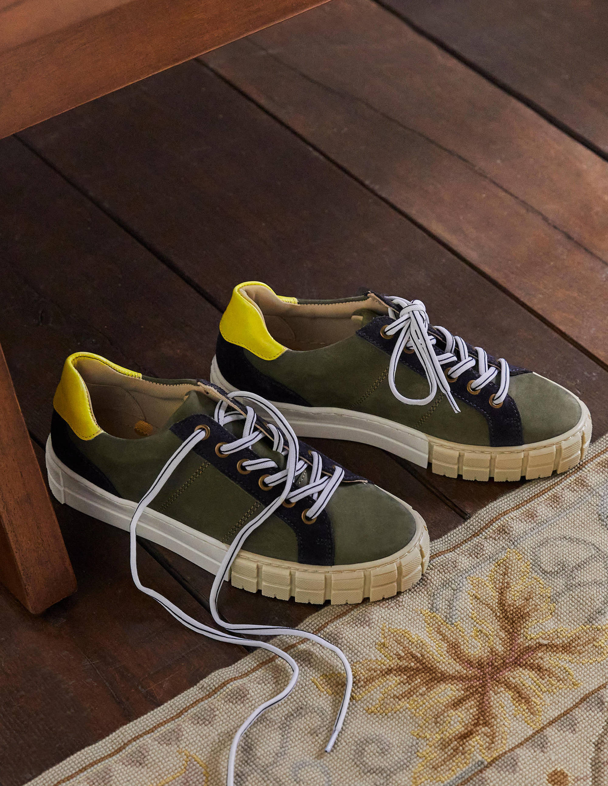 Pippa Sneaker mit mehrschichtiger Sohle-Erlengrün/Navy