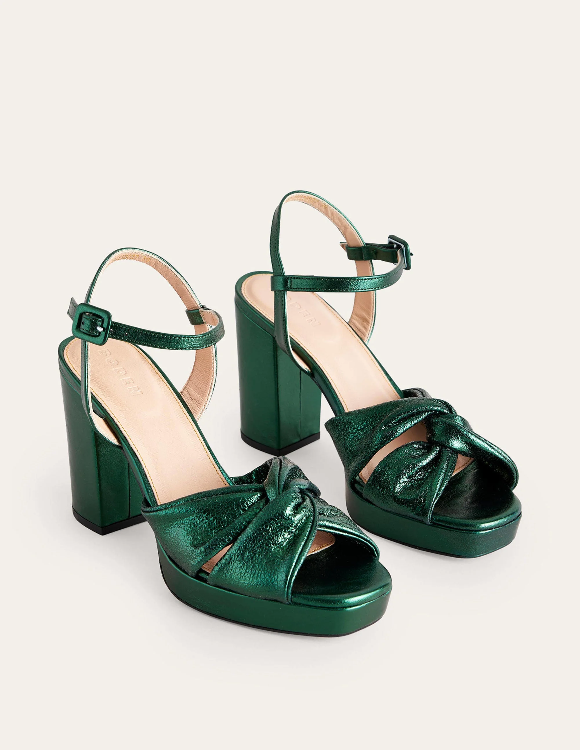 Plateauschuhe mit Absatz und Twistdetail-Wintergrün Metallic-Leder - Image 3