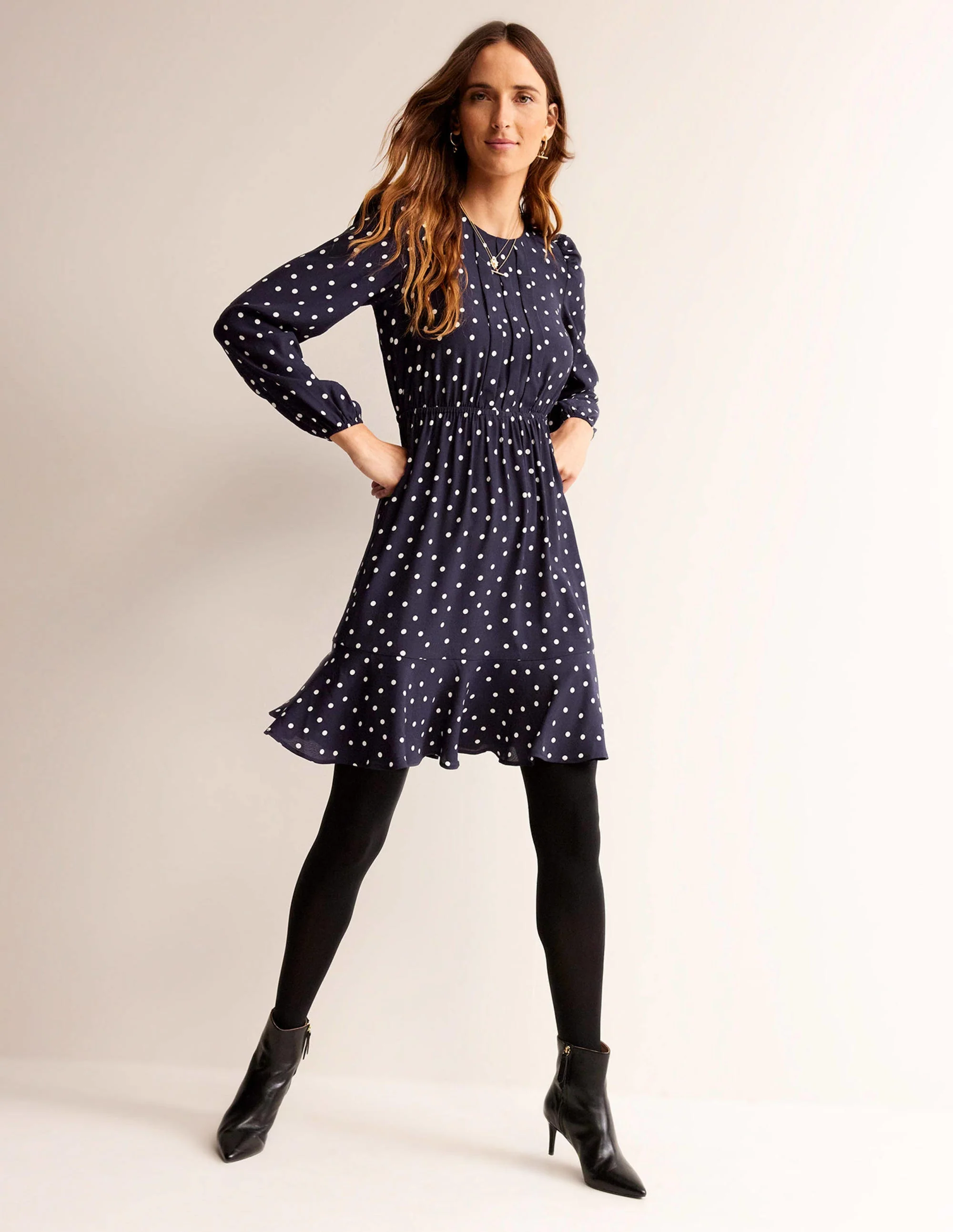 Plissiertes Minikleid mit Schößchen-Französisches Marineblau, Spaced Dot - Image 5