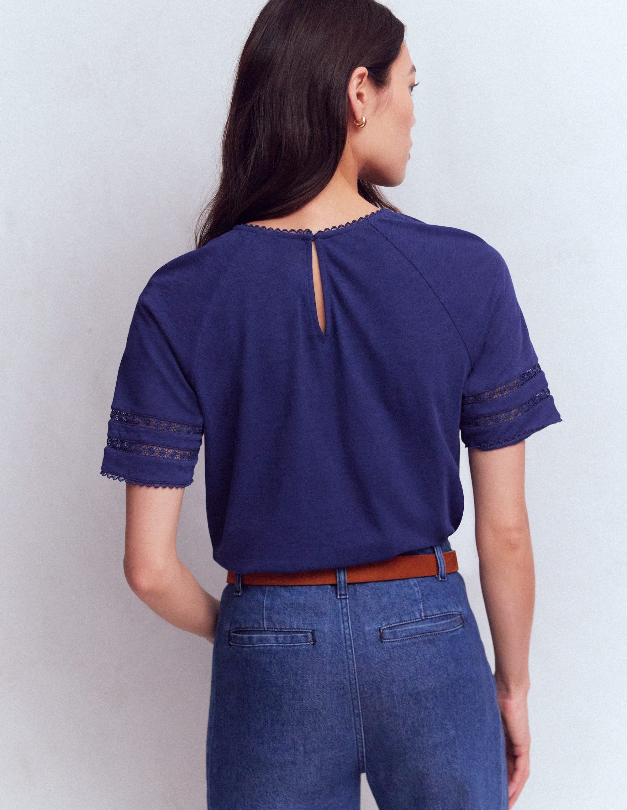 Poppy T-Shirt mit Rundhalsausschnitt und Besatz-Dämmerungsblau - Image 3