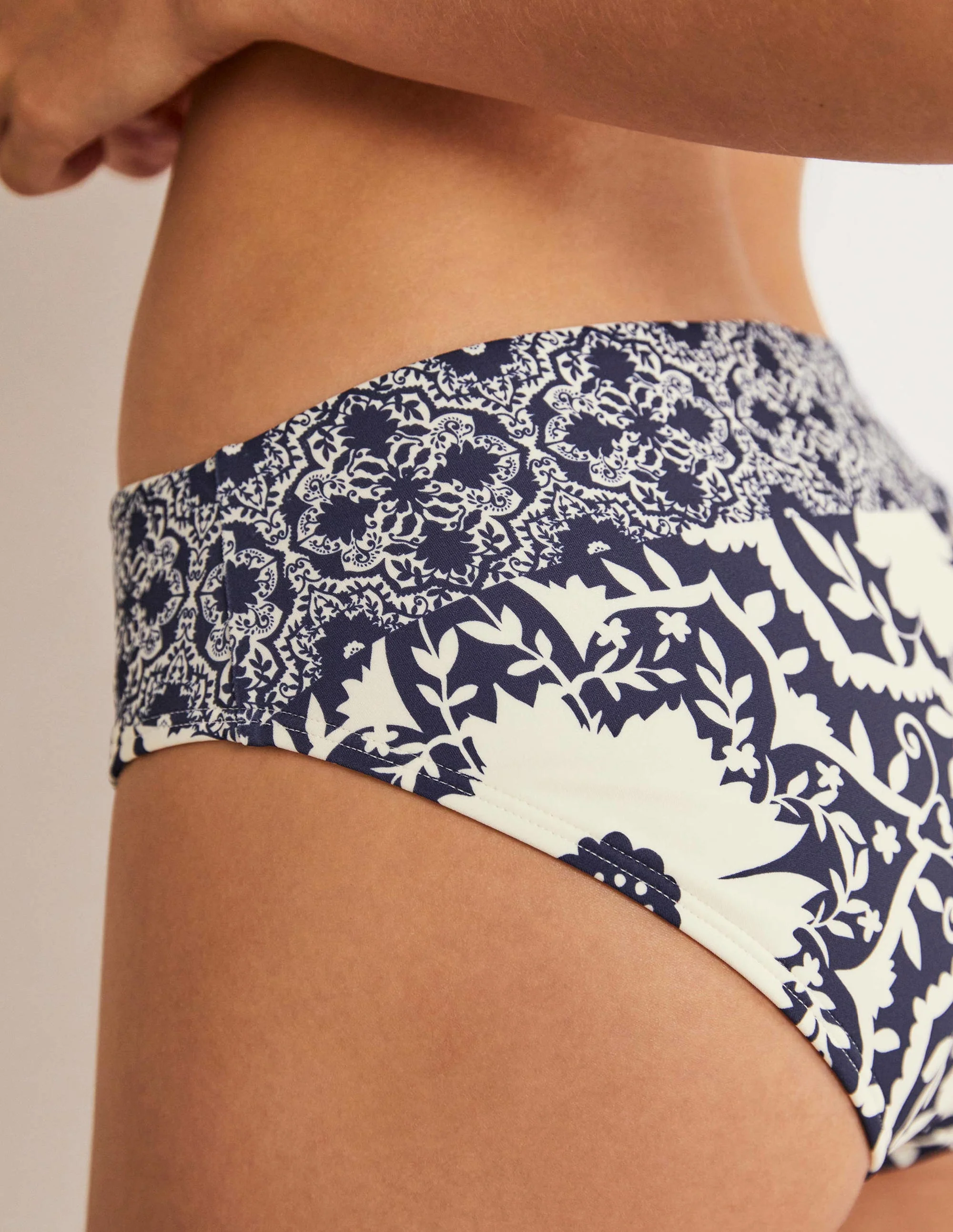 Porto Bikinihose-Französisches Navy, Einfarbiges Bloomsbury-Muster - Image 6