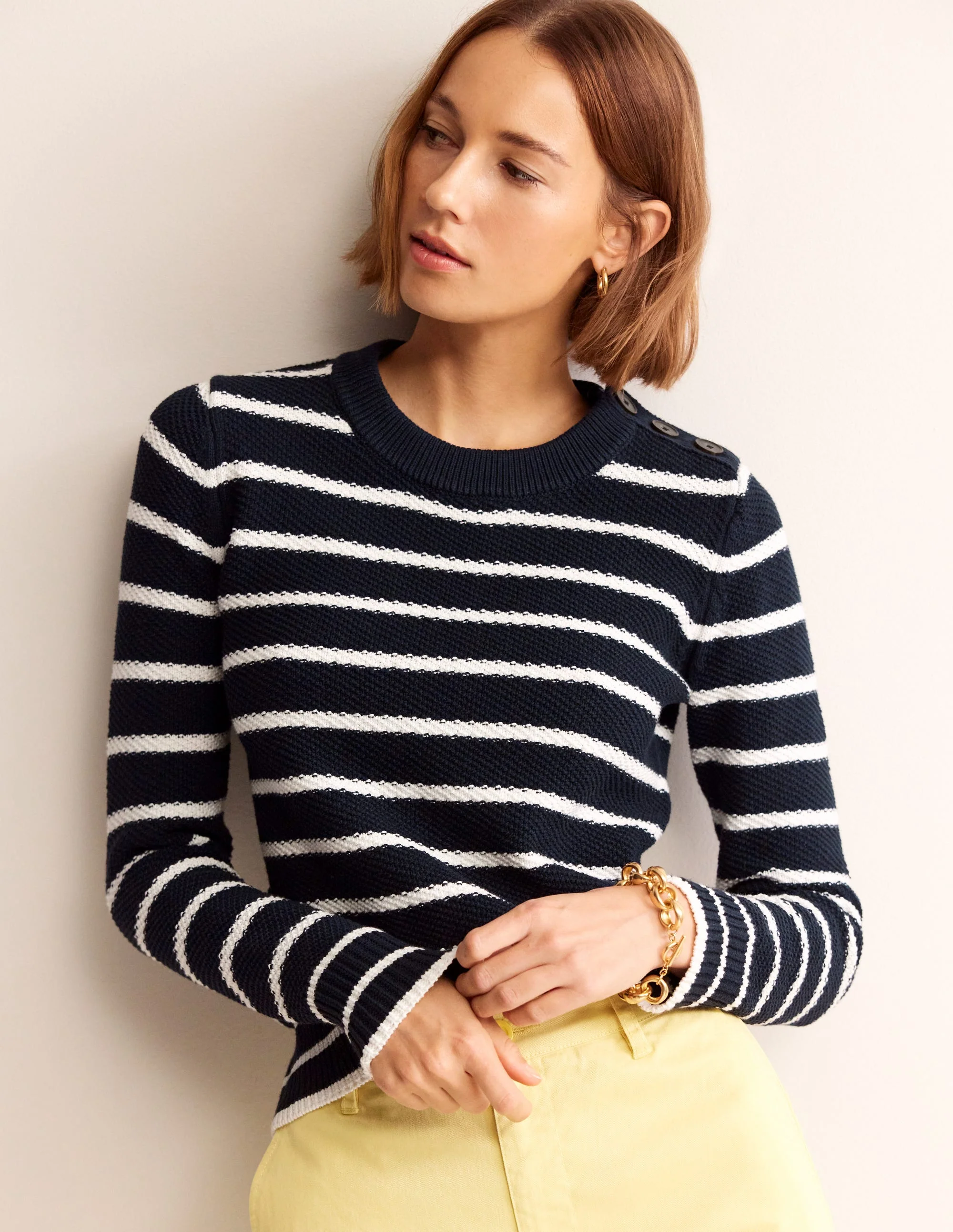 Pullover mit Knopfdetail und Ziernaht-Marineblau/Warmes Naturweiß