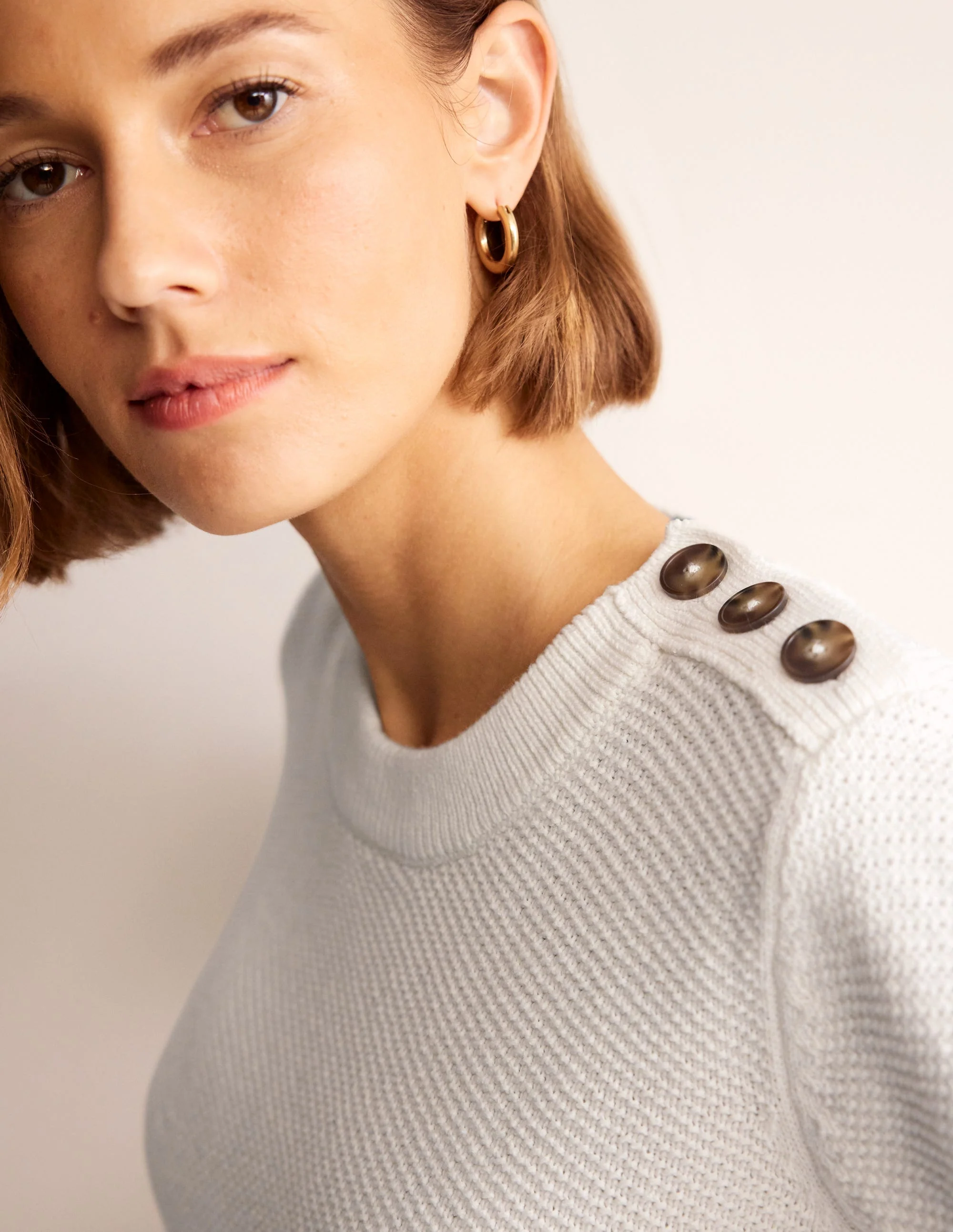 Pullover mit Knopfdetail und Ziernaht-Warmes Naturweiß - Image 3