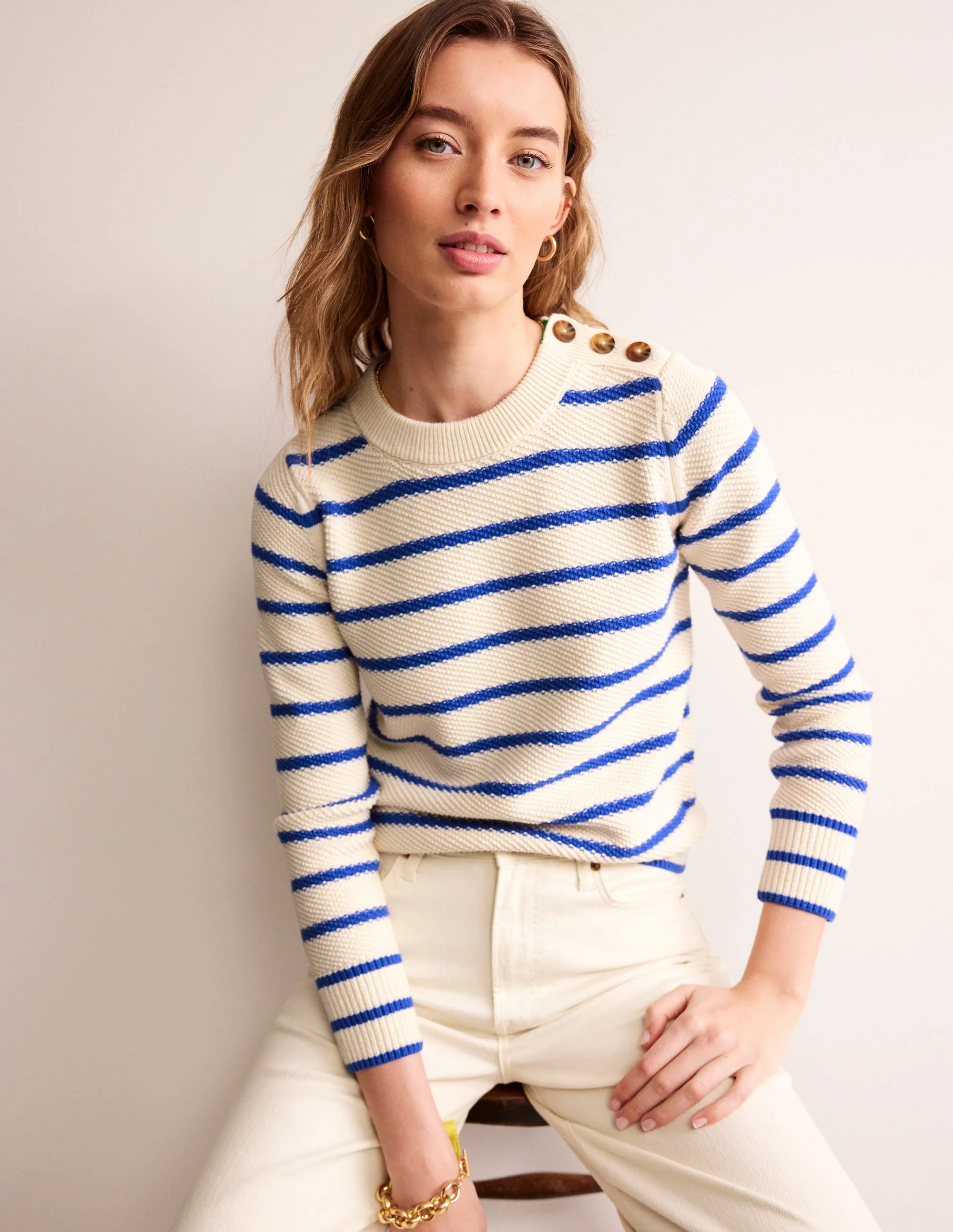 Pullover mit Knopfdetail und Ziernaht-Warmes Naturweiß/Saphirblau - Image 2