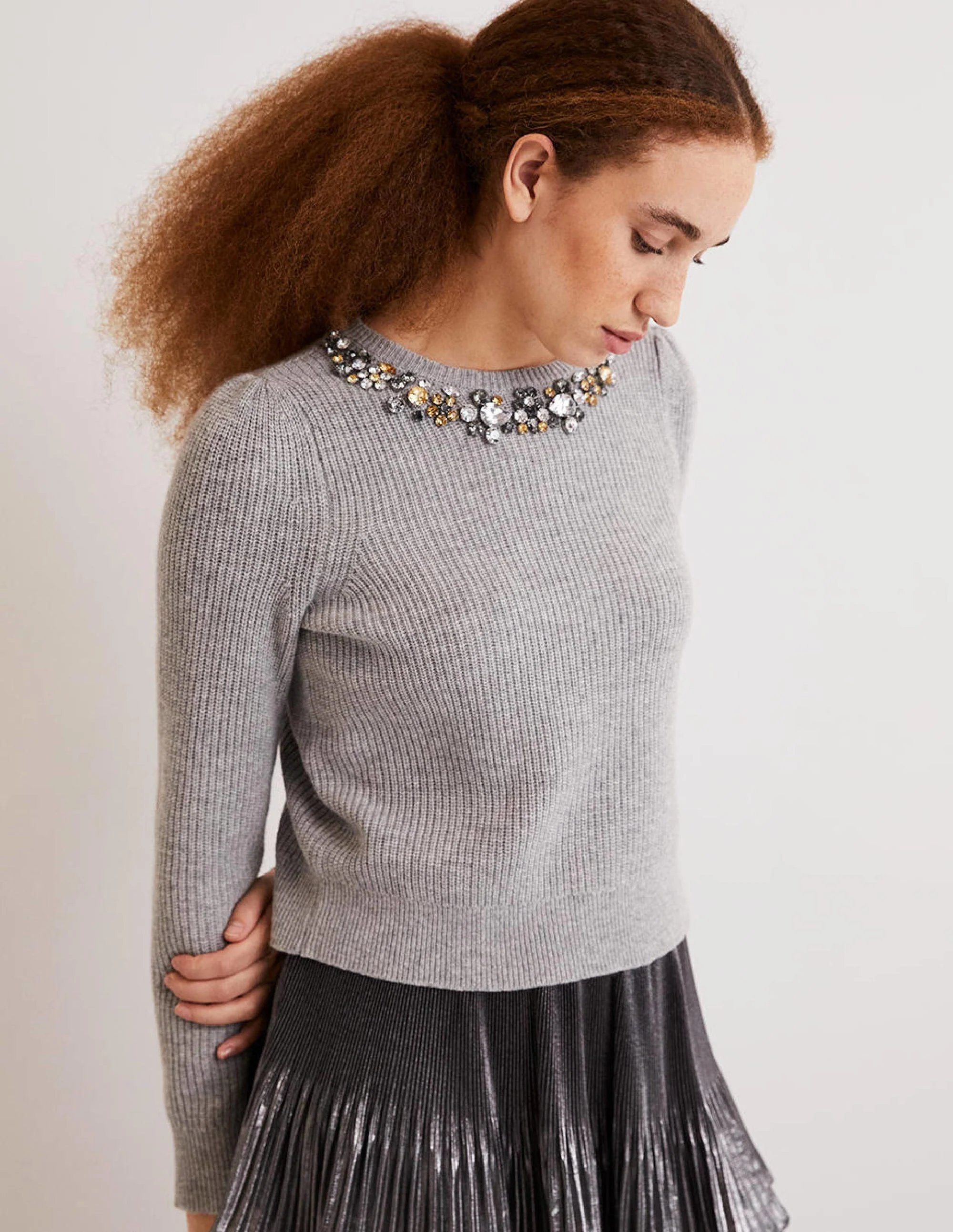 Pullover mit Stickereiverzierung-Grau, Verzierter Kragen