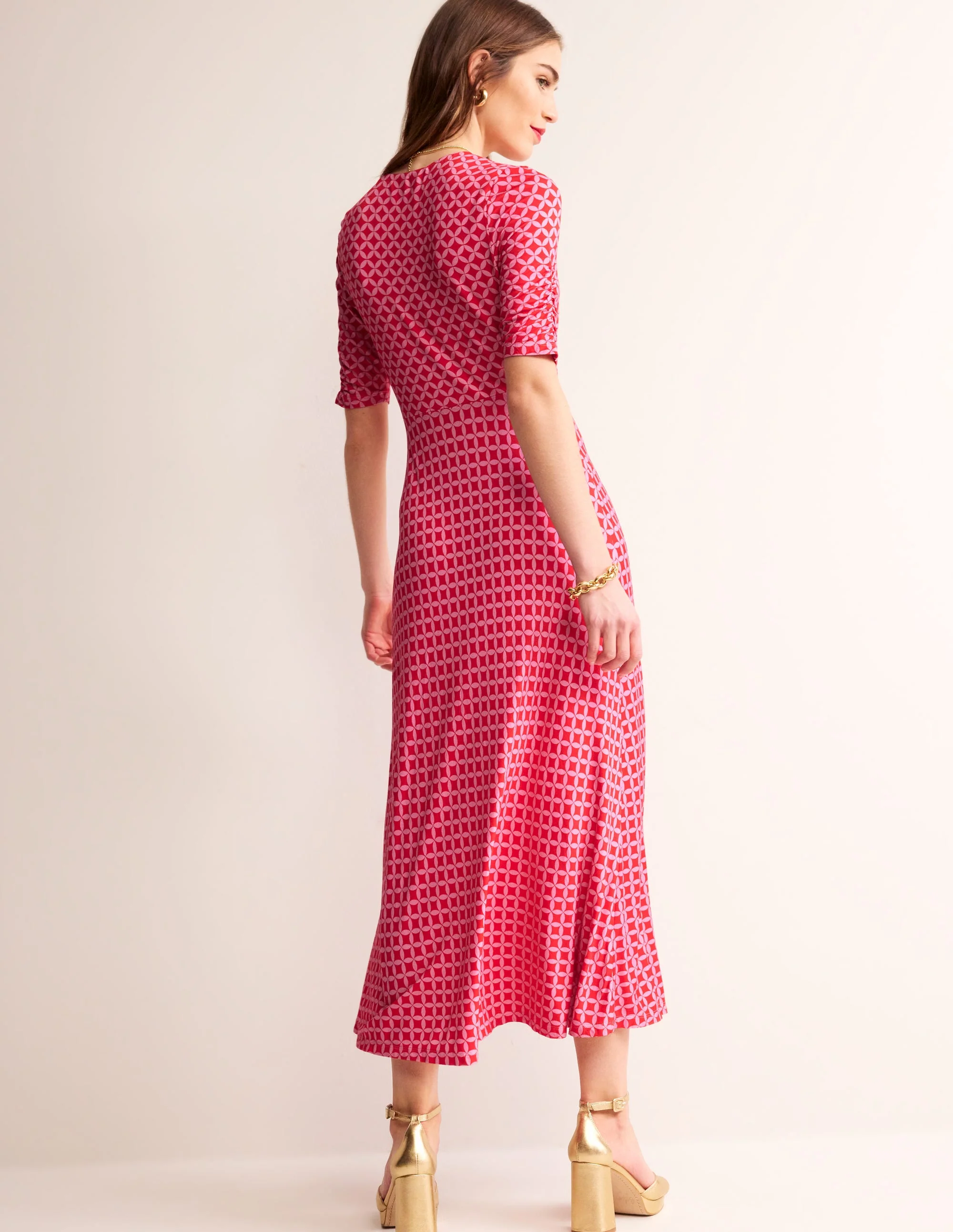 Rebecca Midi-Teekleid aus Jersey-Flammenrot, Diamond Terrace - Image 4