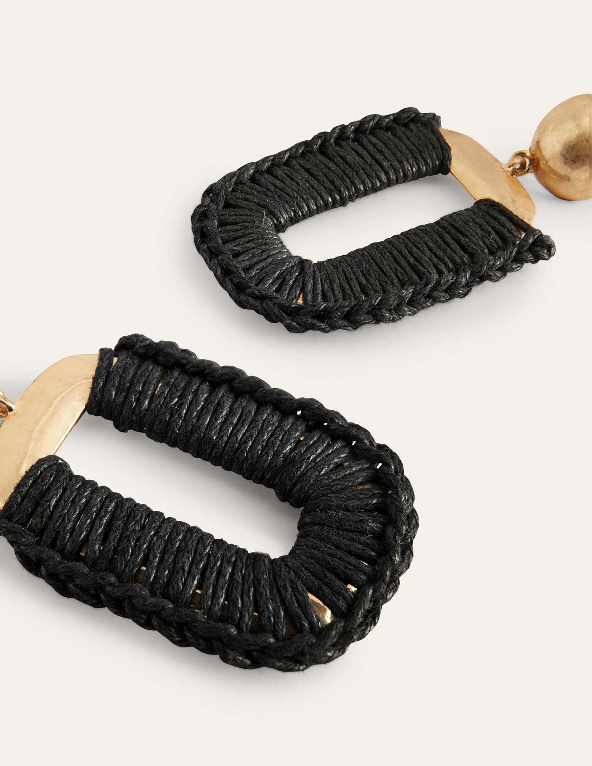 Rechteckige Ohrringe mit Wickel-Design-Schwarz - Image 3