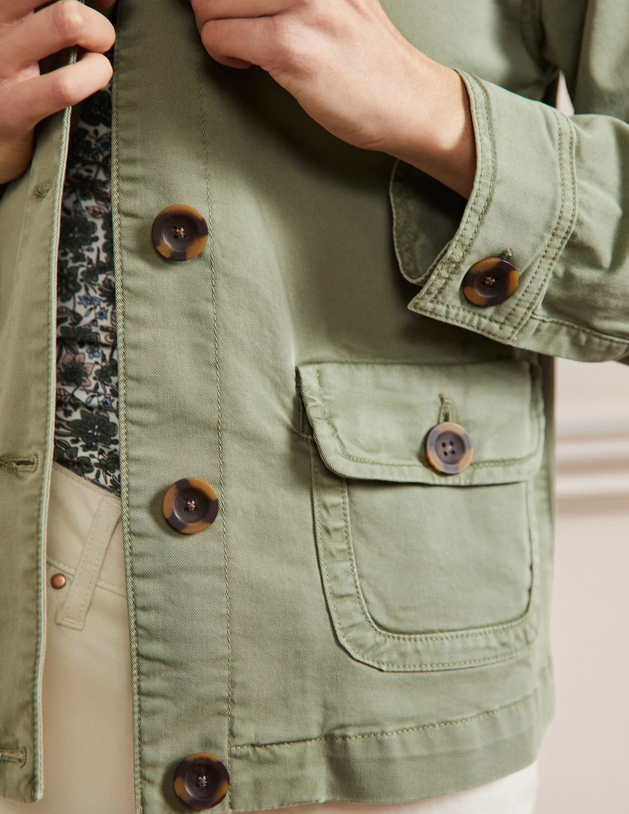 Robuste Jacke mit aufgesetzten Taschen-Regenwaldgrün - Image 2