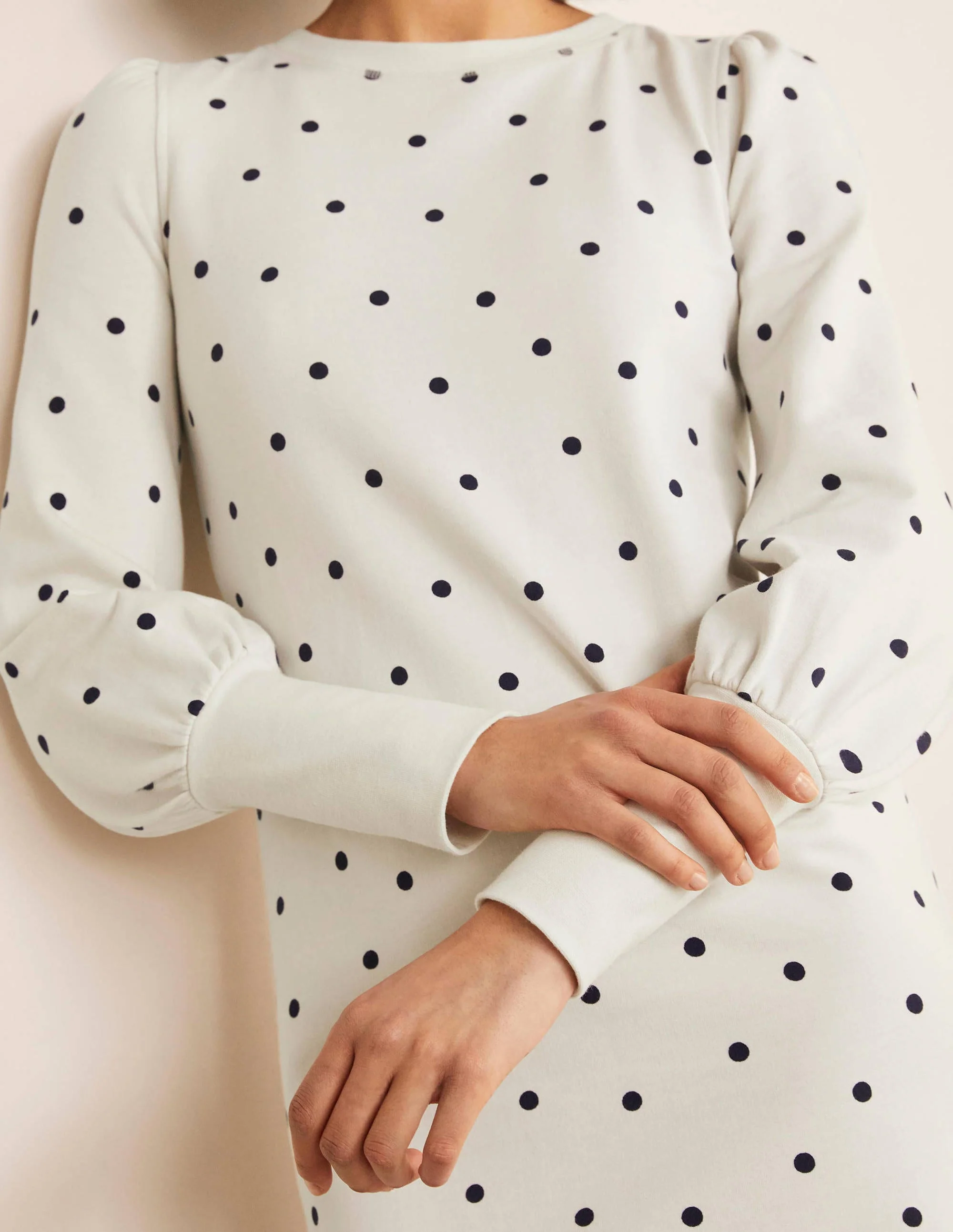 Romona Sweatshirt-Kleid-Naturweiß/Navy, Polka-Tupfen - Image 4