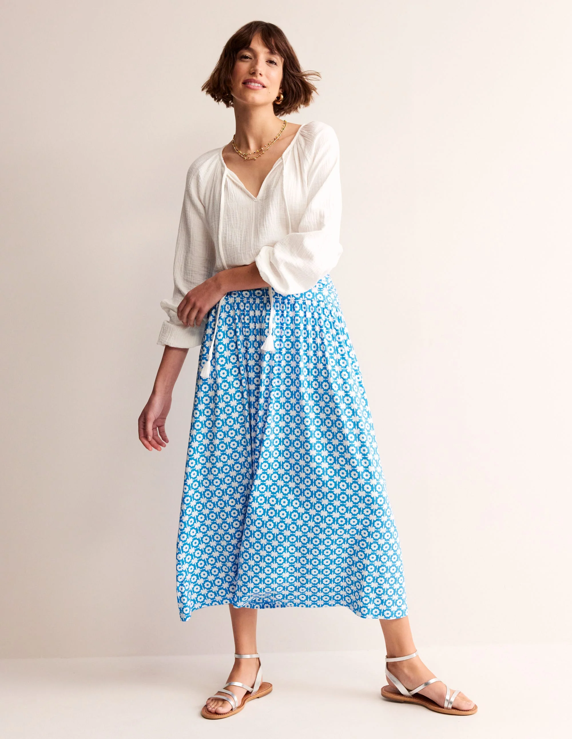 Rosaline Jersey-Rock-Brillantblau, Blüten-Kachel