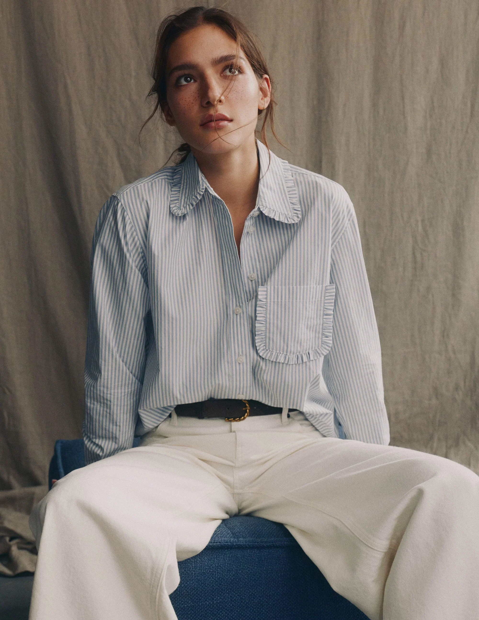 Sadie Lockeres Baumwollhemd-Verwaschener Denim und Naturweiß Streifen - Image 6