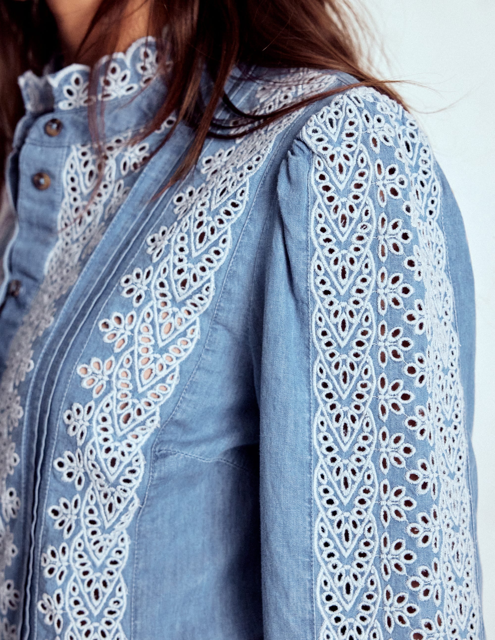Savannah Oberteil mit Lochstickerei-Blauer Faux-Uni - Image 2