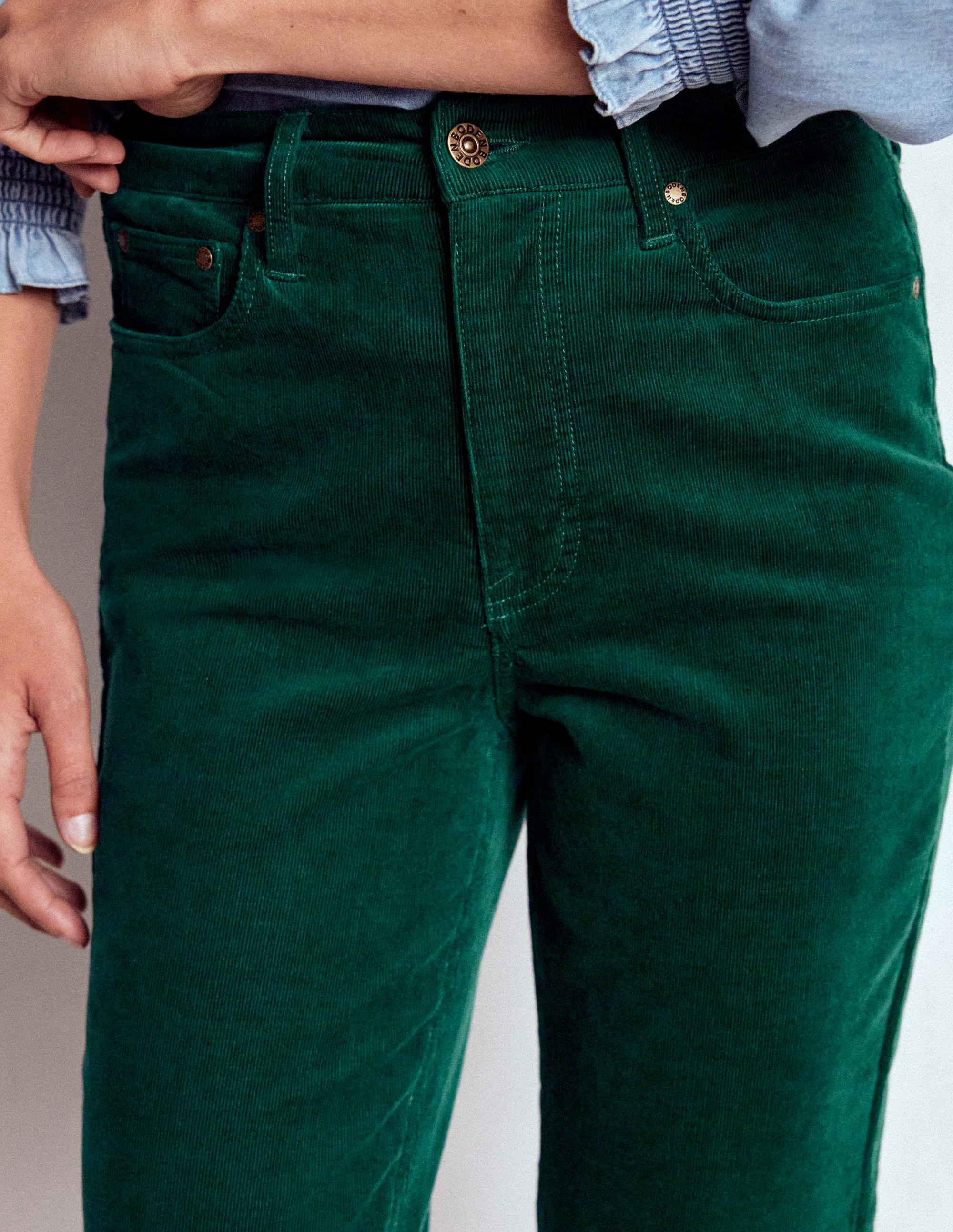 Schmal geschnittene Cord-Jeans mit hohem Bund-GRÜN - Image 2