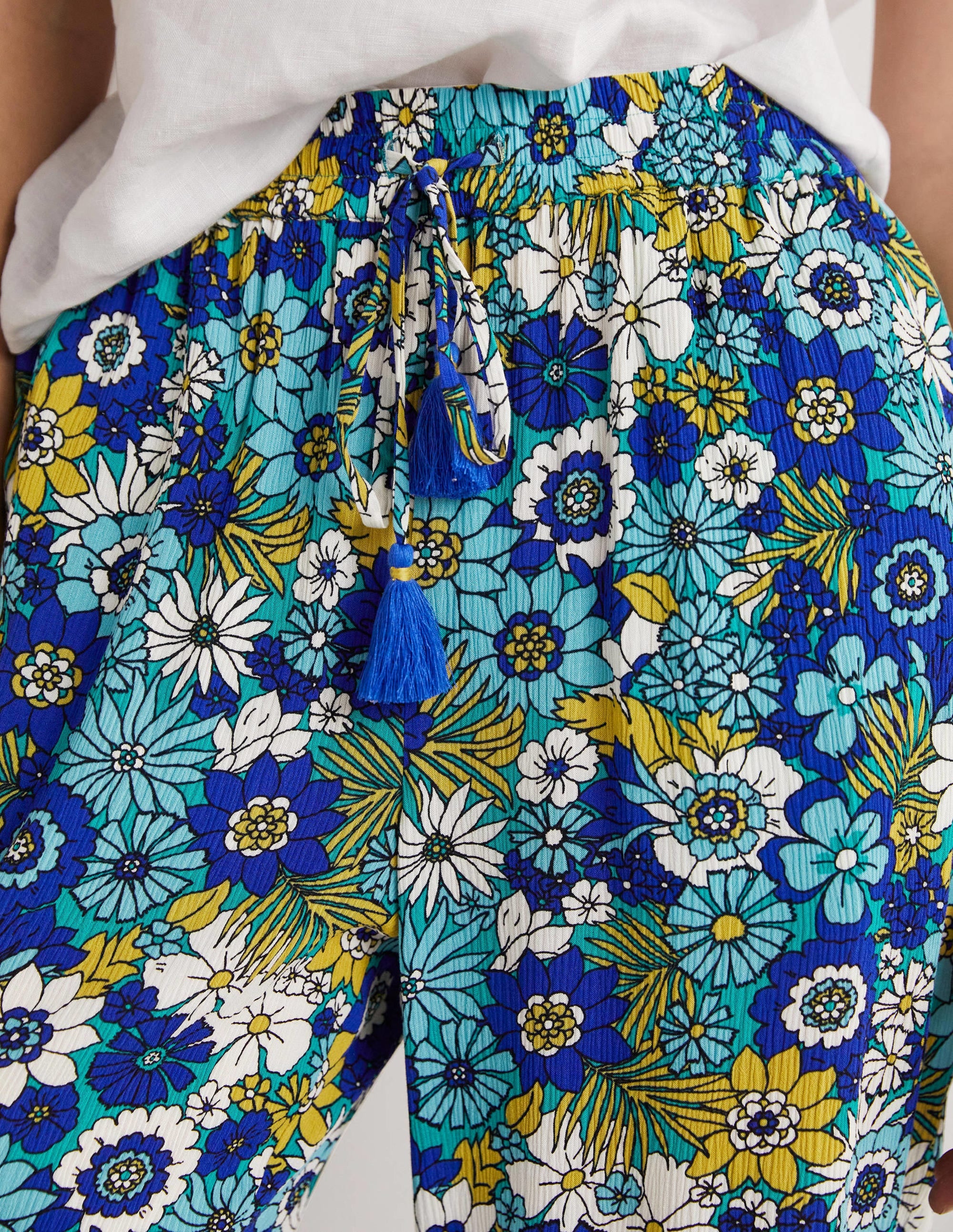 Schmal zulaufende Crinkle-Hose-Smaragdgrün, Blütengarten - Image 7