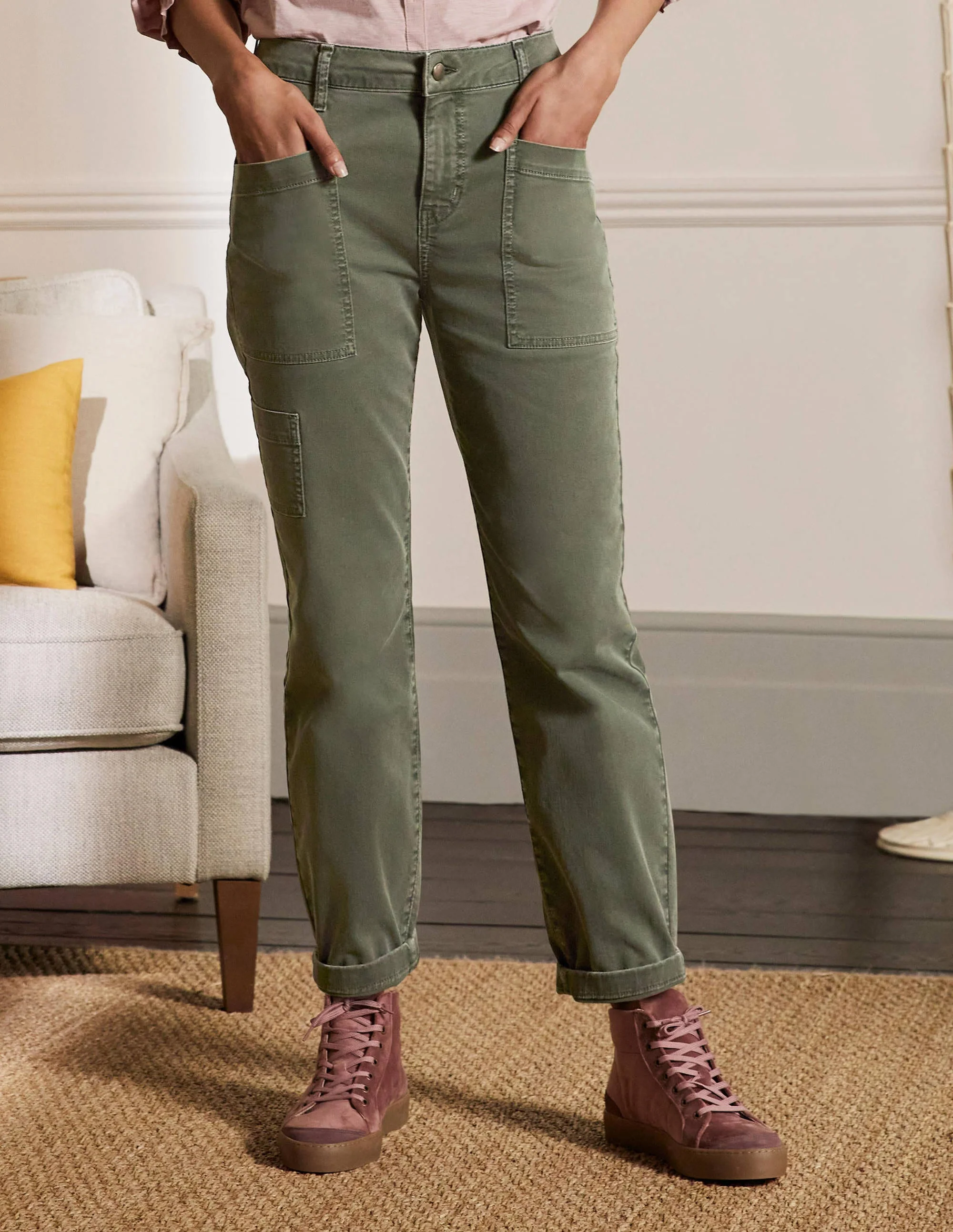 Schmal zulaufende Jeans mit aufgesetzten Taschen-Sumpfgrün - Image 2